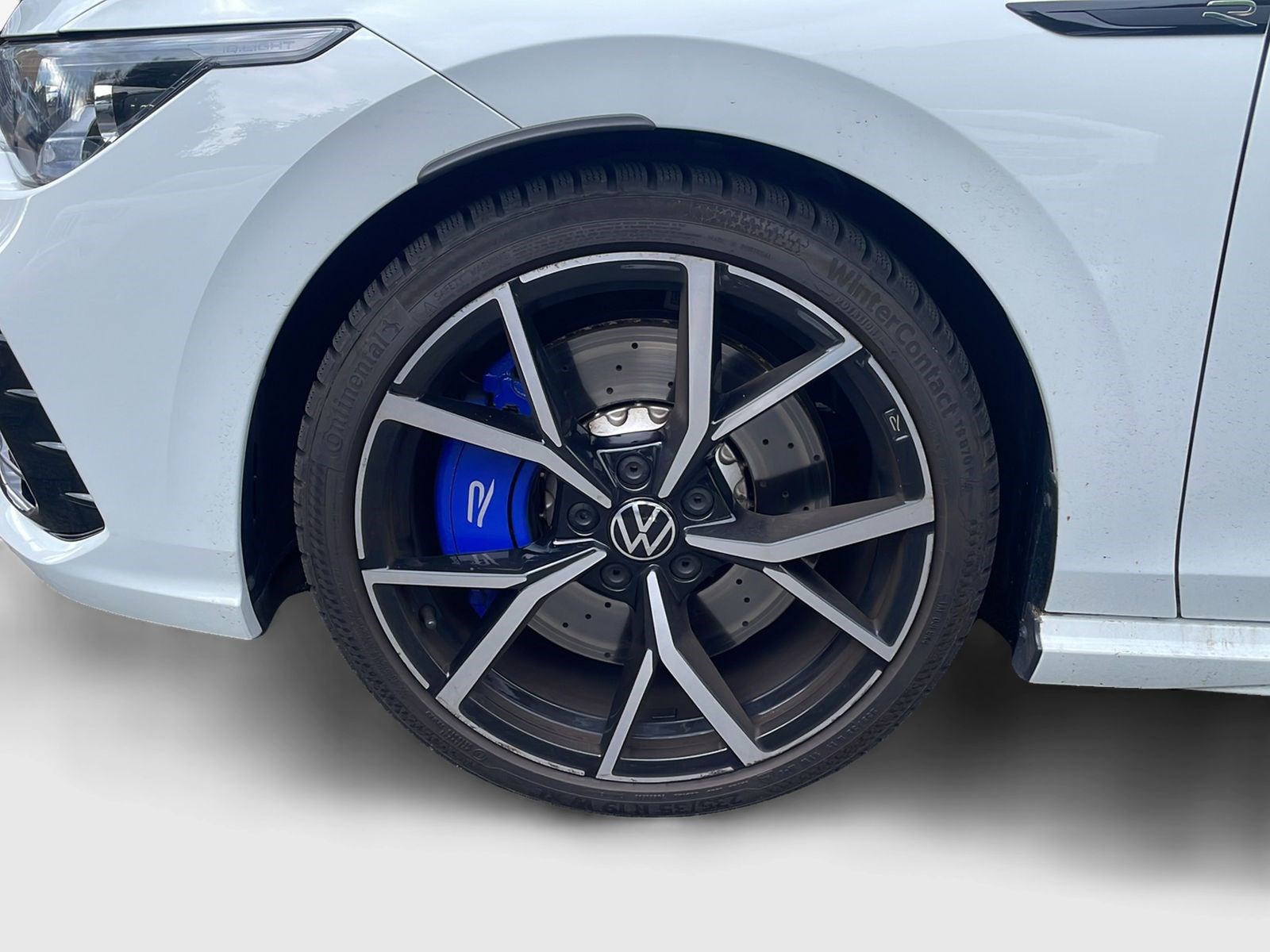 VW Golf Variant 2.0 TSI R DSG 4Motion-image-9