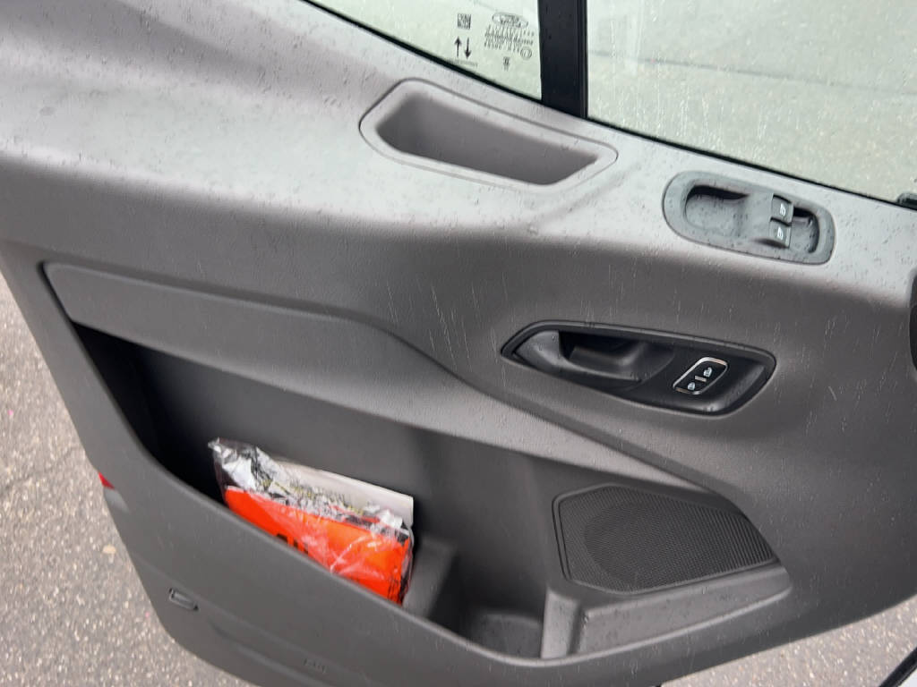 FORD E-Transit Van 350 L2H2 68kWh Trend-image-9