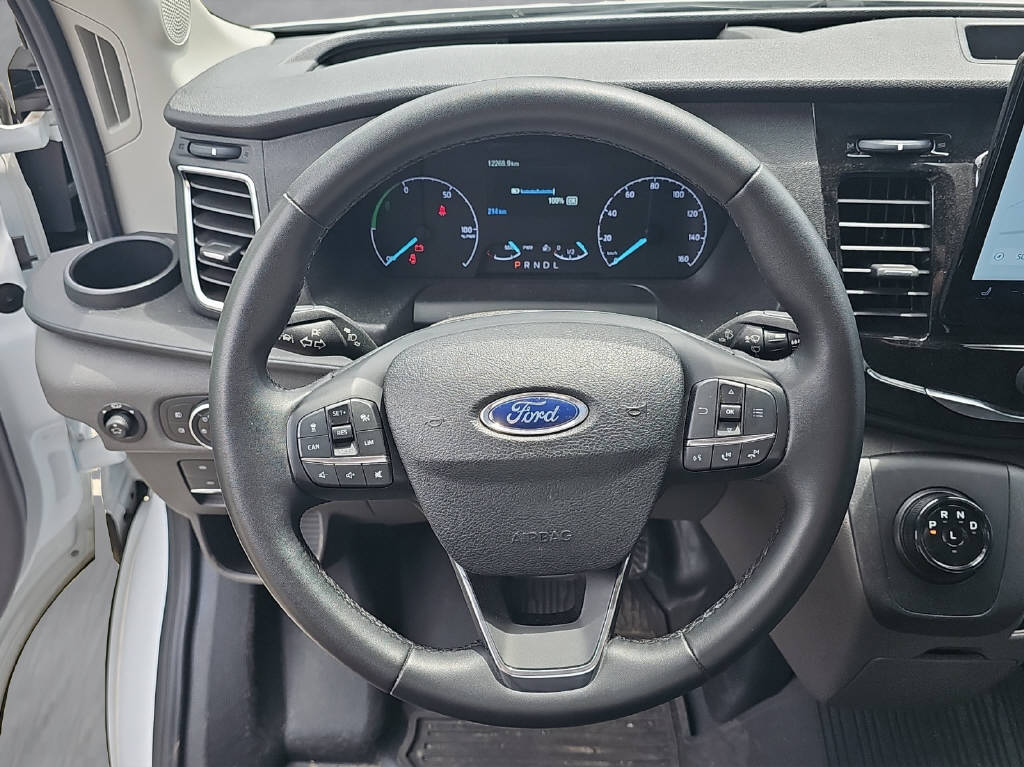 FORD E-Transit Van 350 L2H2 68kWh Trend-image-7