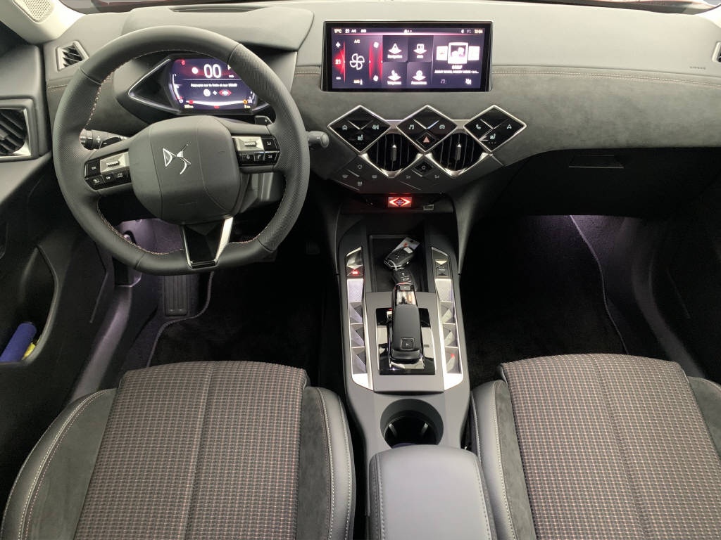 DS AUTOMOBILES DS3 Essence 130ch Automatique Ligne Noire-image-7