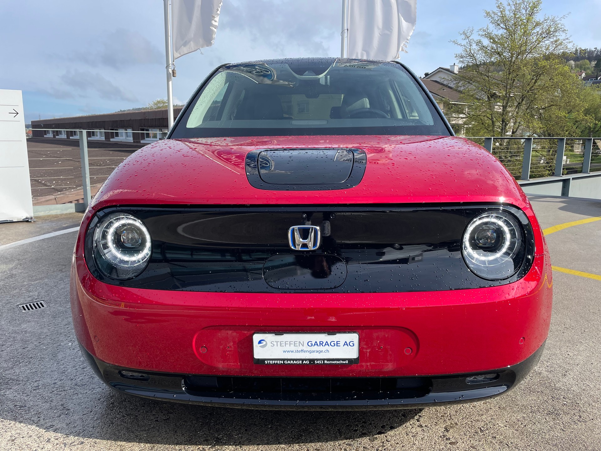 HONDA e Advance-showroom-element-1