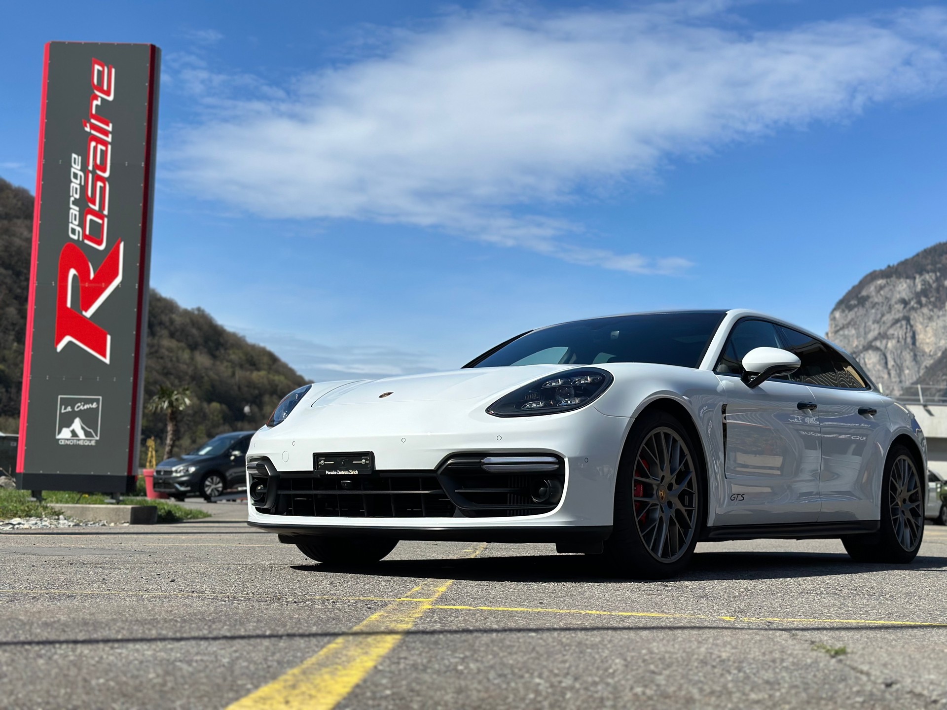 PORSCHE Panamera GTS Sport Turismo PDK-image-3