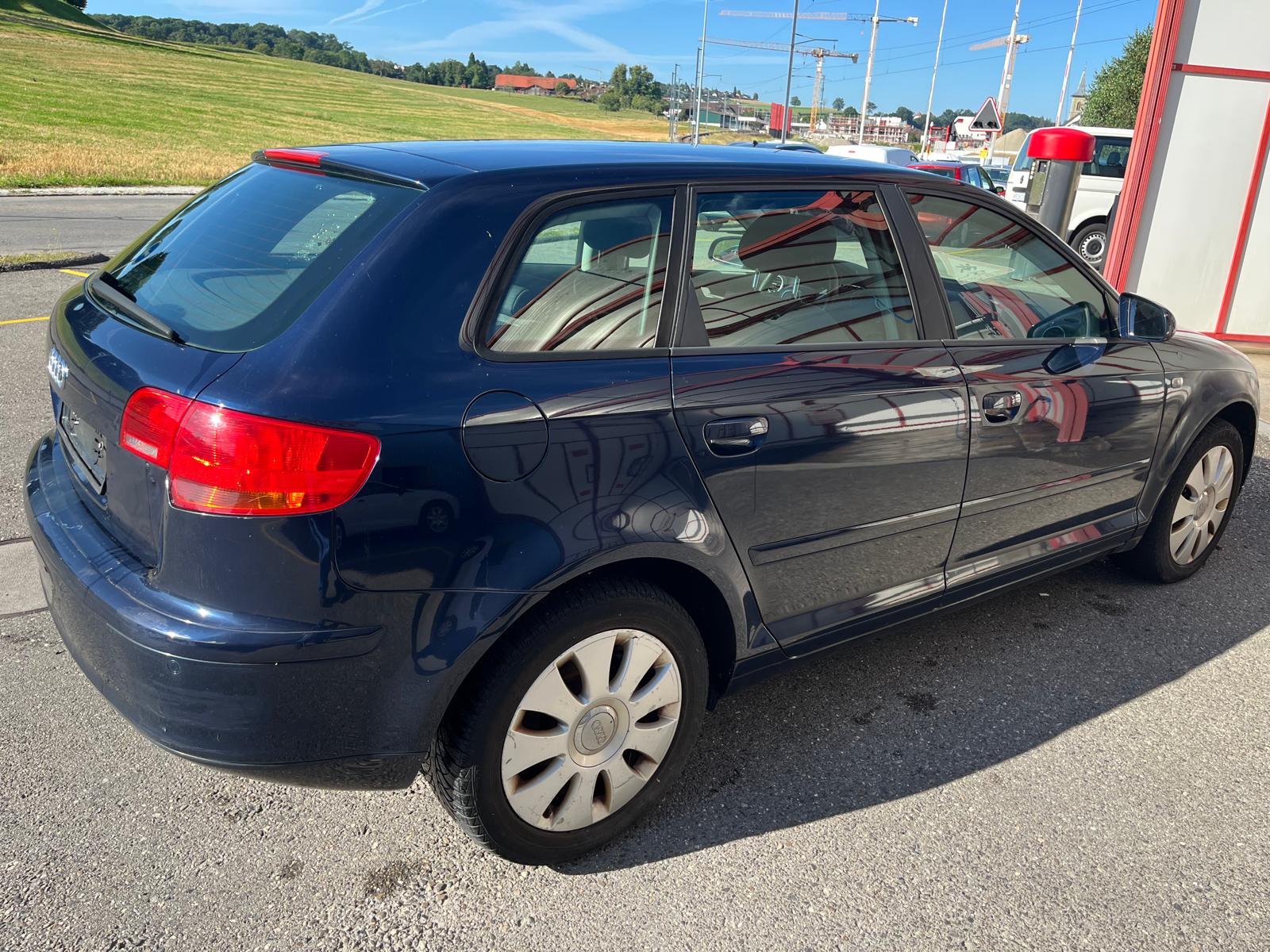 AUDI A3 Sportback 2.0 FSI Ambition-image-3