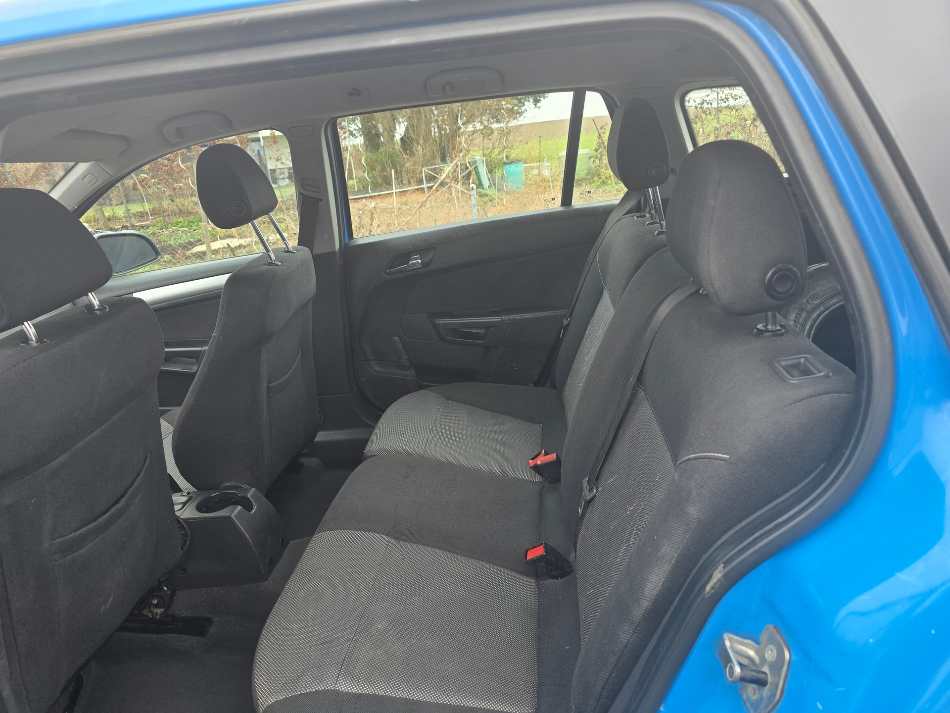OPEL Astra Caravan 1.6i 16V-image-10