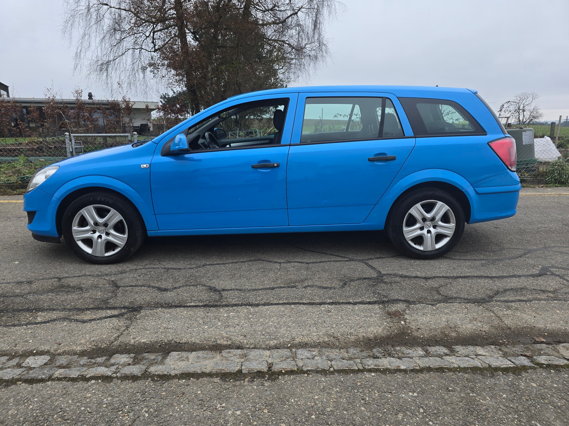 OPEL Astra Caravan 1.6i 16V-image-3