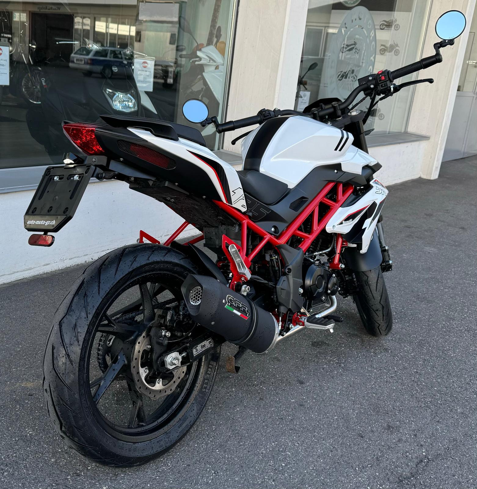BENELLI BN 125 Spezial-showroom-element-3