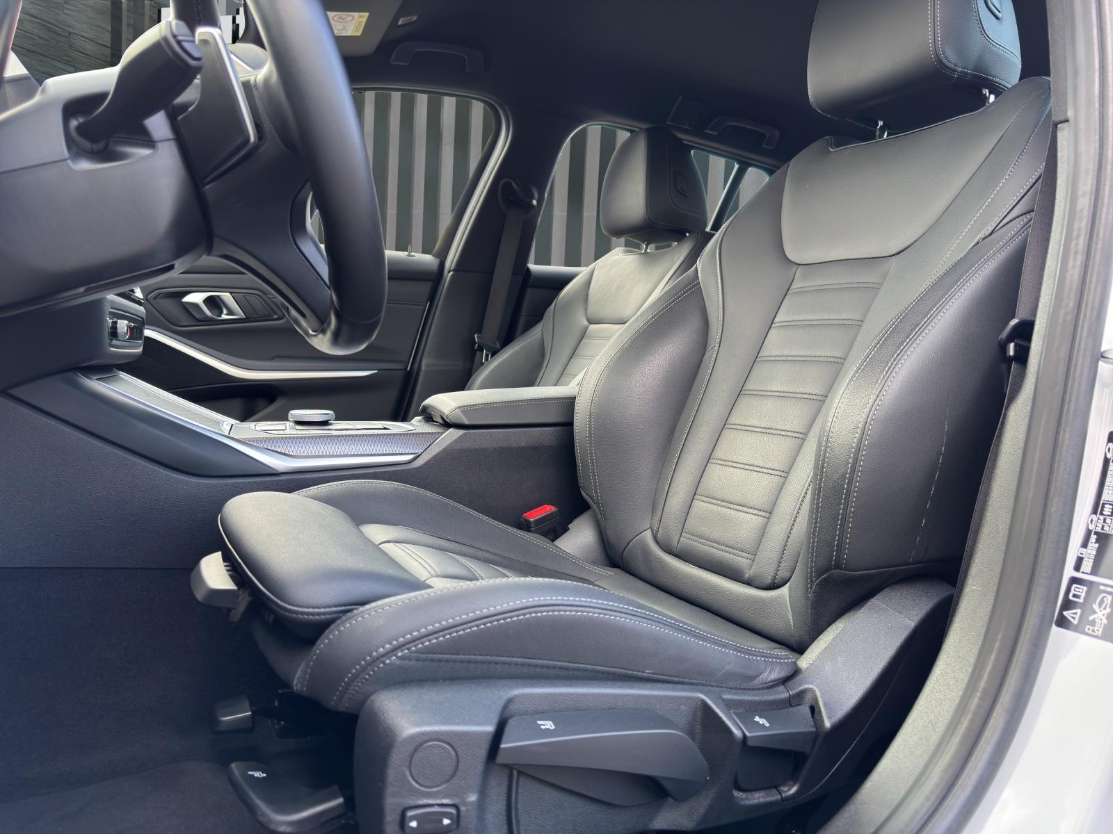 BMW 330d xDrive Touring M Sport-image-13