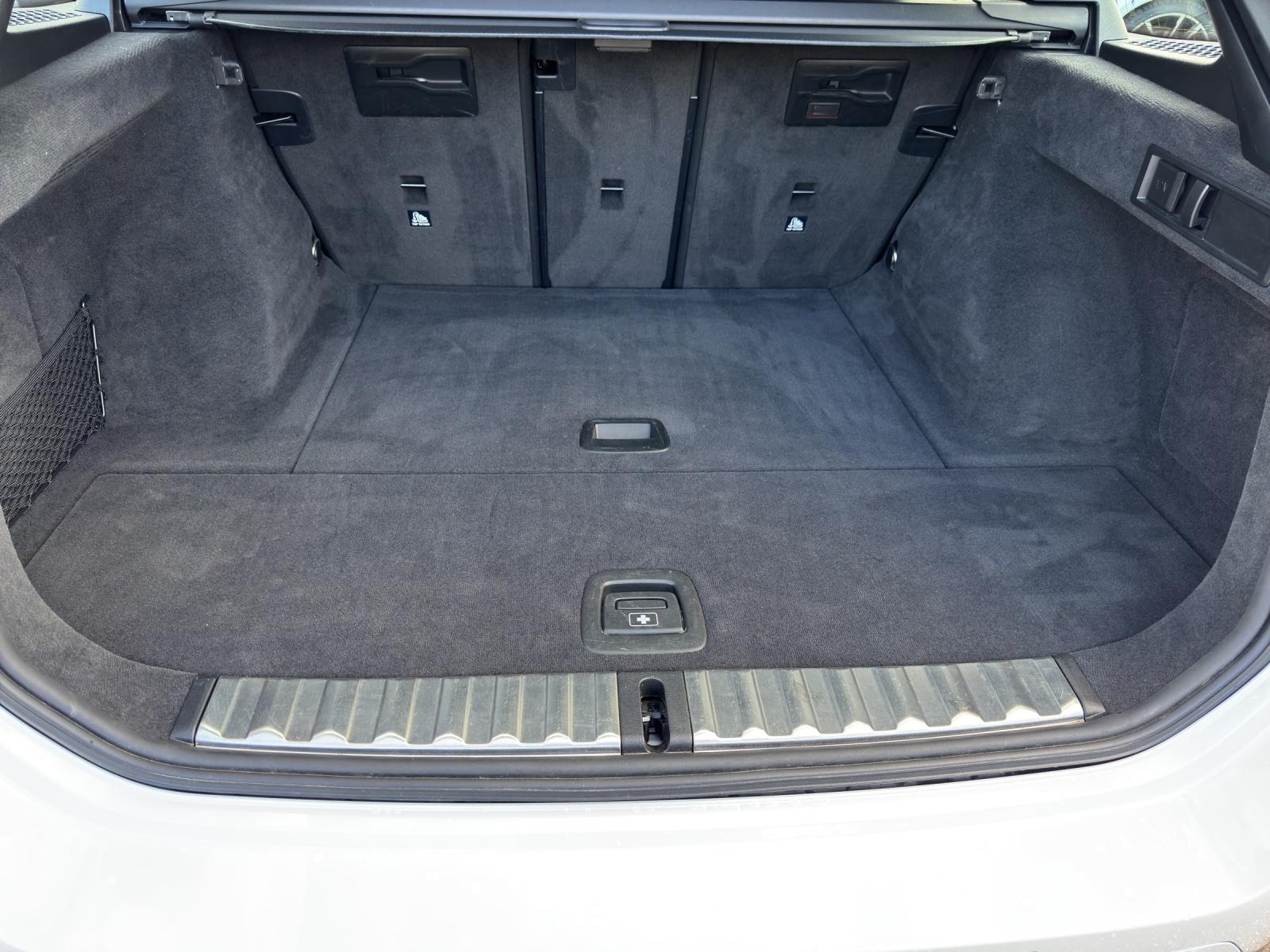 BMW 330d xDrive Touring M Sport-image-18