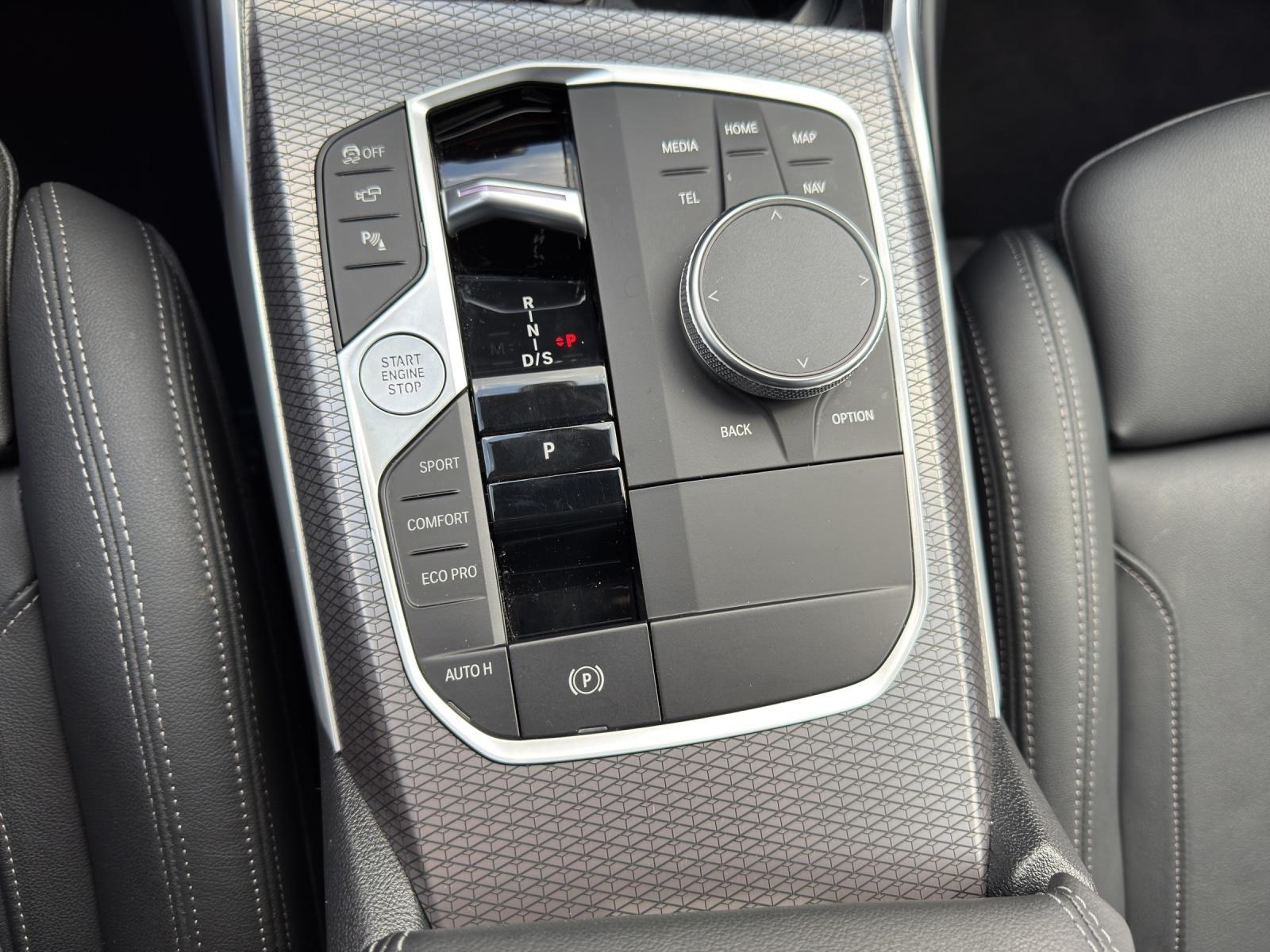 BMW 330d xDrive Touring M Sport-image-12