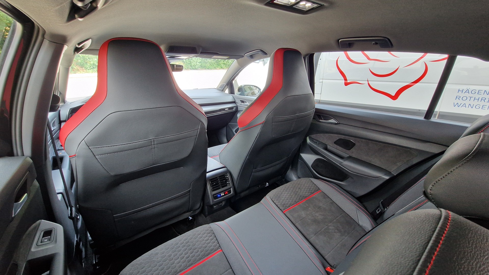 VW Golf 2.0 TSI GTI Clubsport DSG-image-14