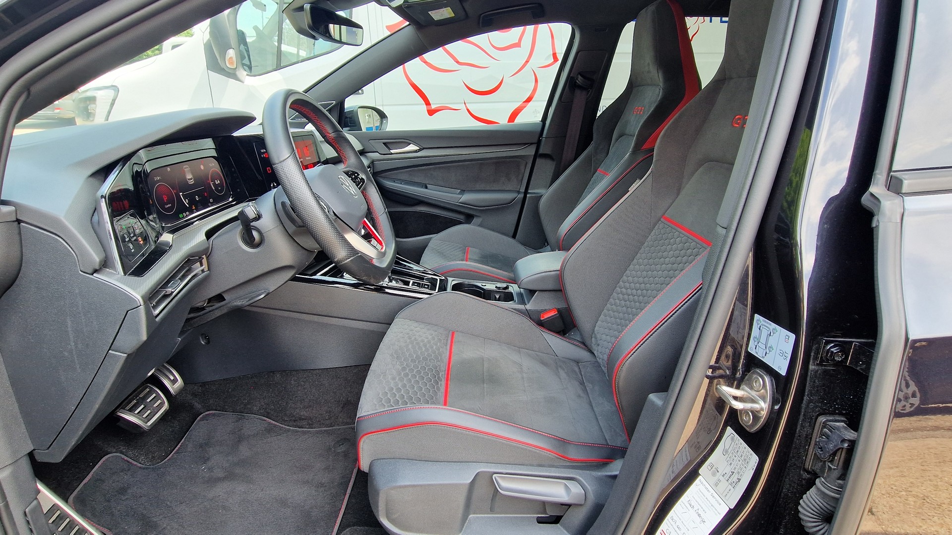 VW Golf 2.0 TSI GTI Clubsport DSG-image-5