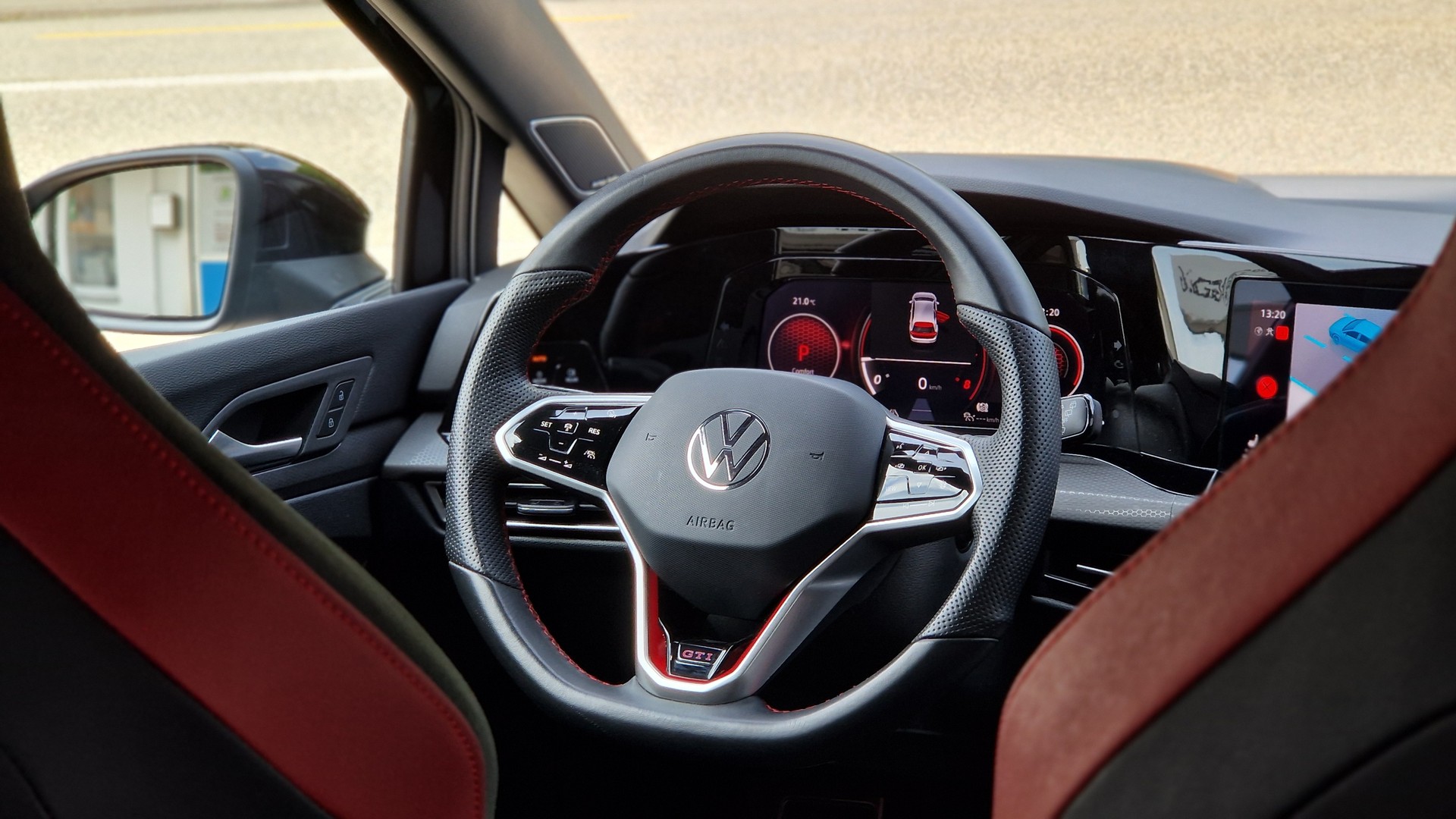 VW Golf 2.0 TSI GTI Clubsport DSG-image-9