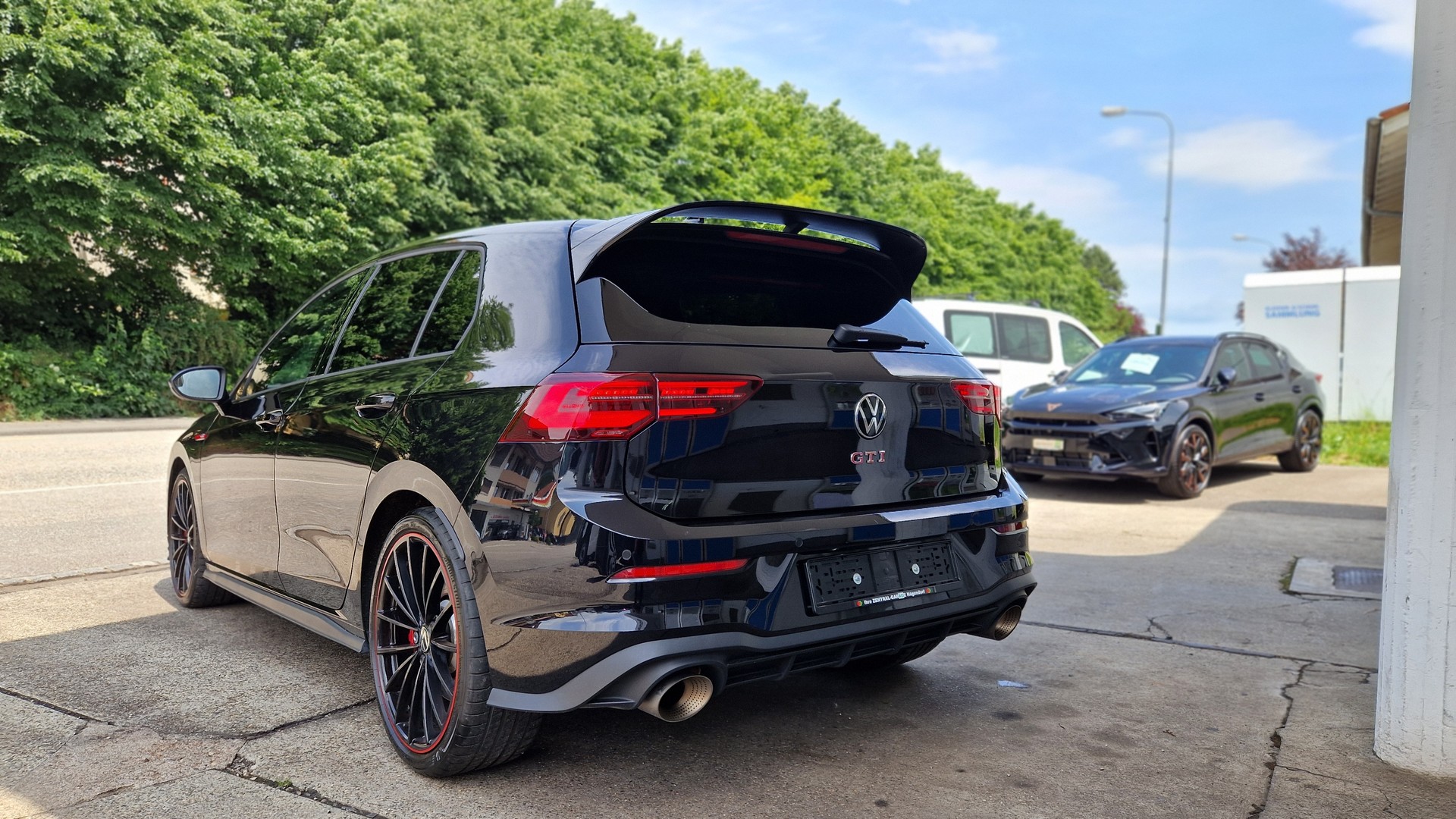 VW Golf 2.0 TSI GTI Clubsport DSG-image-2