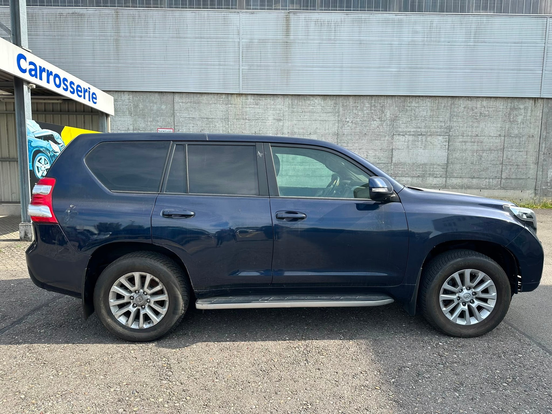 TOYOTA Land Cruiser 4.0 V6 Sol Premium Automatic-image-4