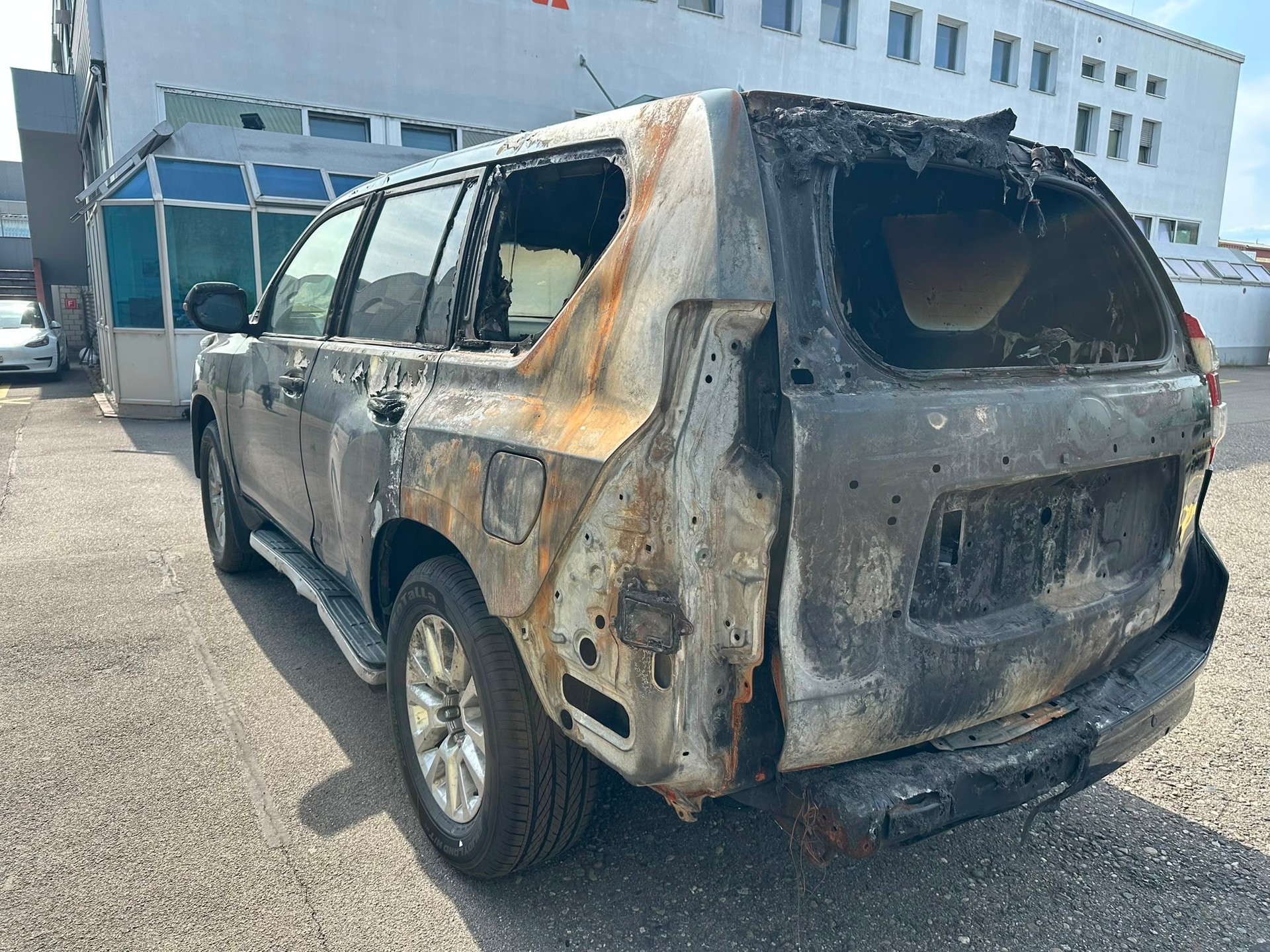 TOYOTA Land Cruiser 4.0 V6 Sol Premium Automatic-image-7