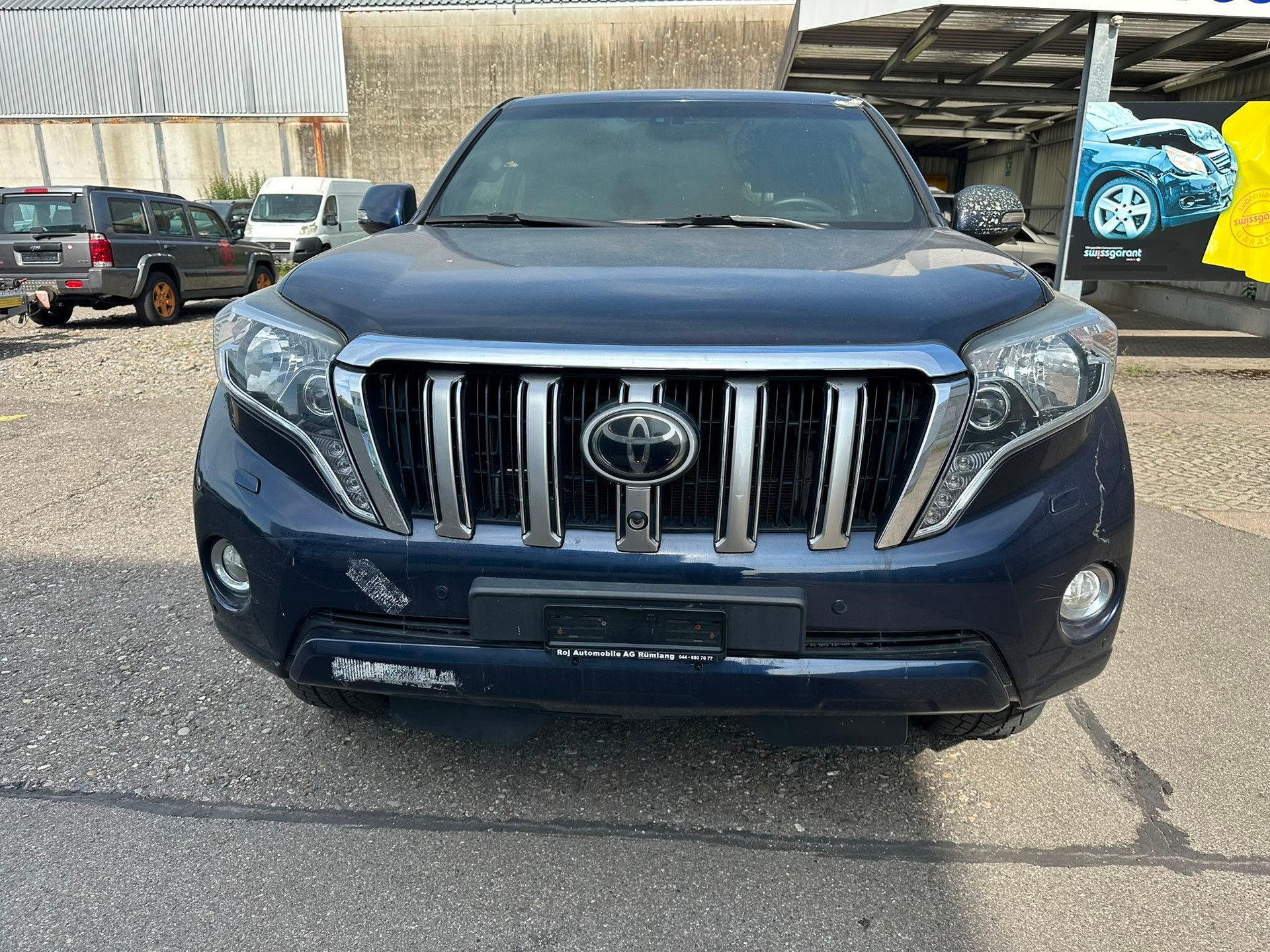 TOYOTA Land Cruiser 4.0 V6 Sol Premium Automatic-image-2