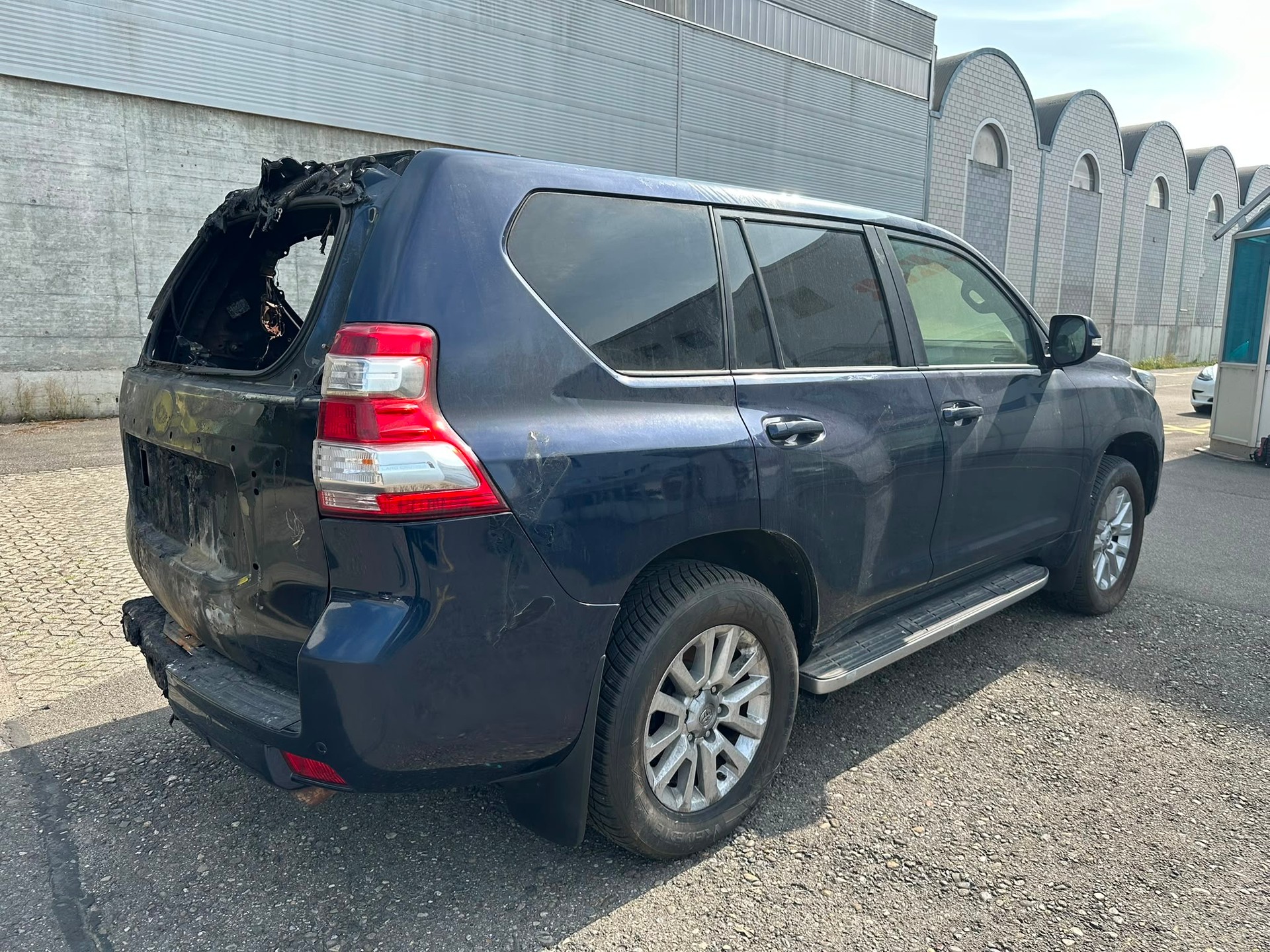 TOYOTA Land Cruiser 4.0 V6 Sol Premium Automatic-image-5