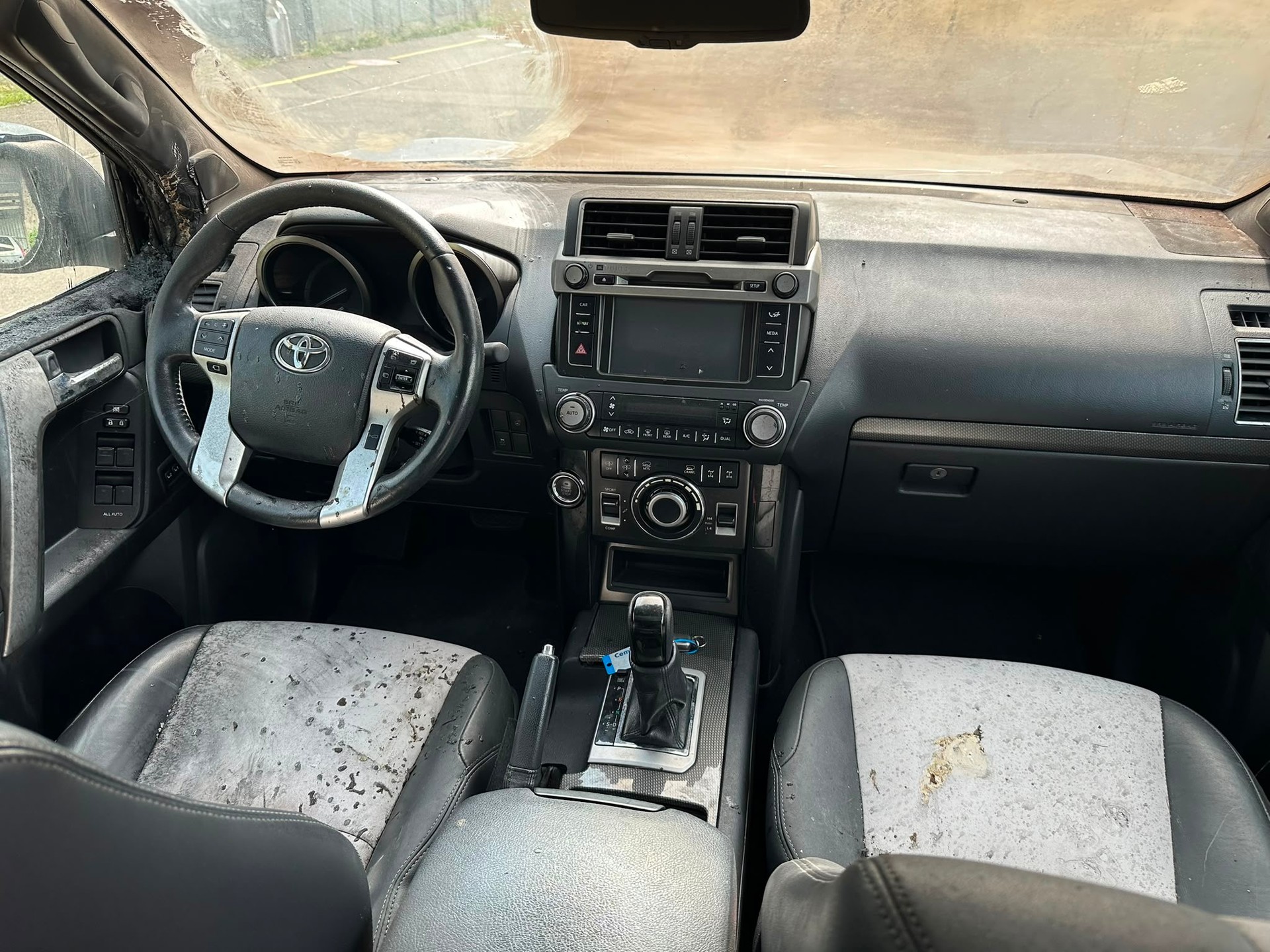 TOYOTA Land Cruiser 4.0 V6 Sol Premium Automatic-image-15
