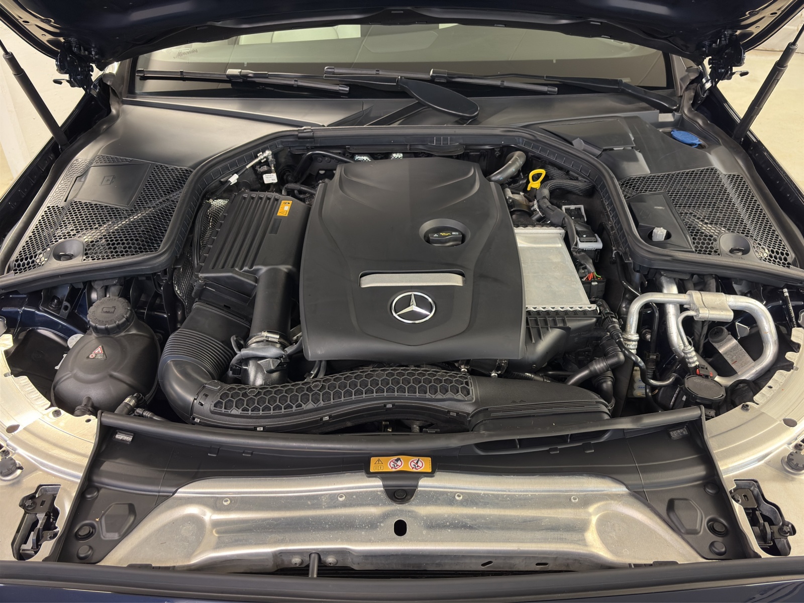 MERCEDES-BENZ C 200 4Matic-image-21
