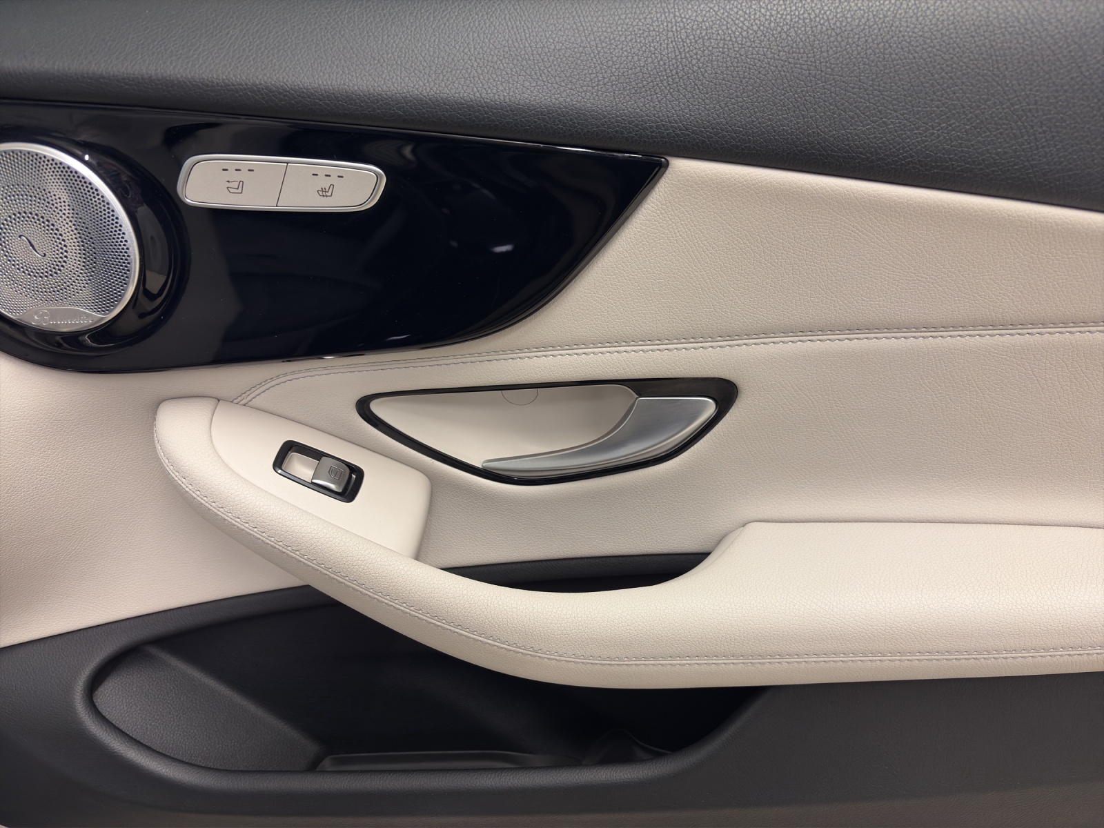 MERCEDES-BENZ C 200 4Matic-image-16