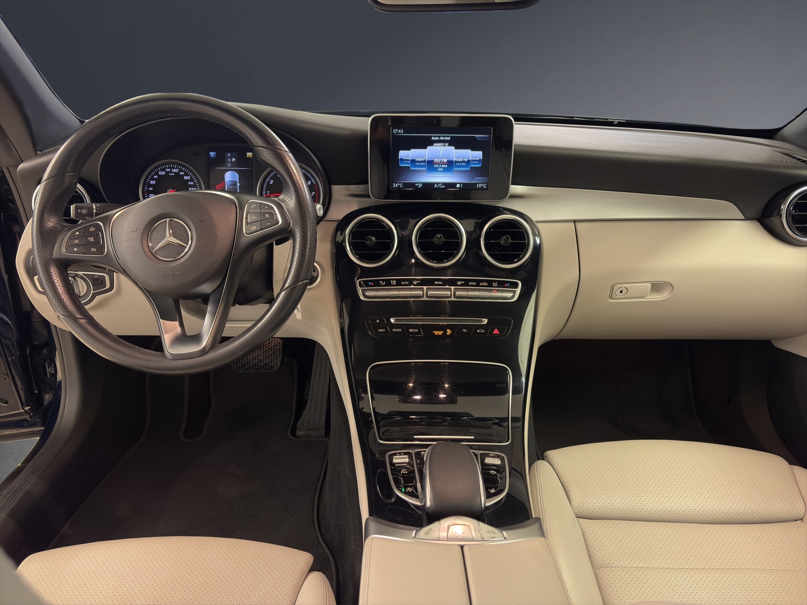 MERCEDES-BENZ C 200 4Matic-image-8