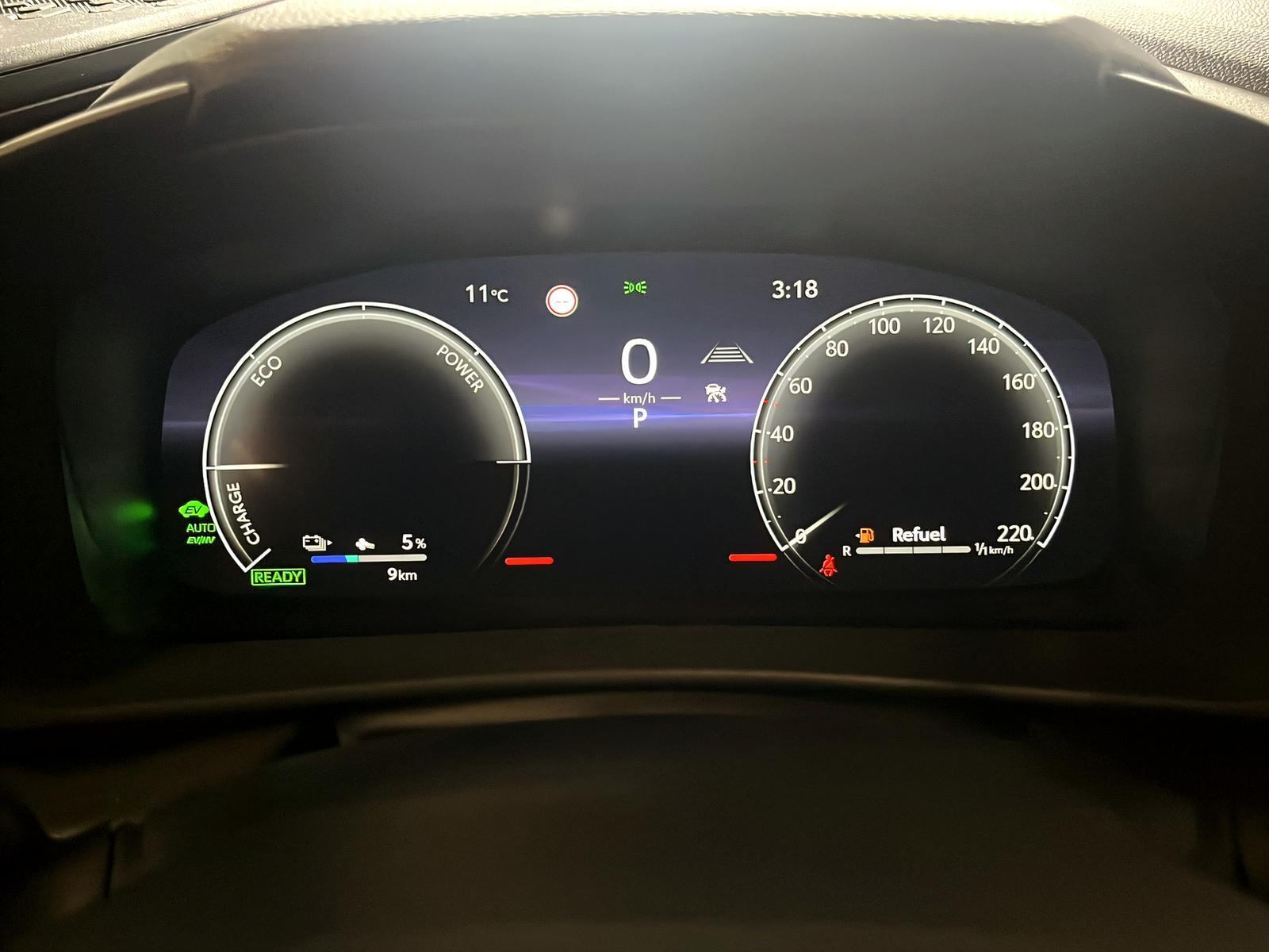 TOYOTA C-HR 2.0 PHEV Swiss Edition-image-19