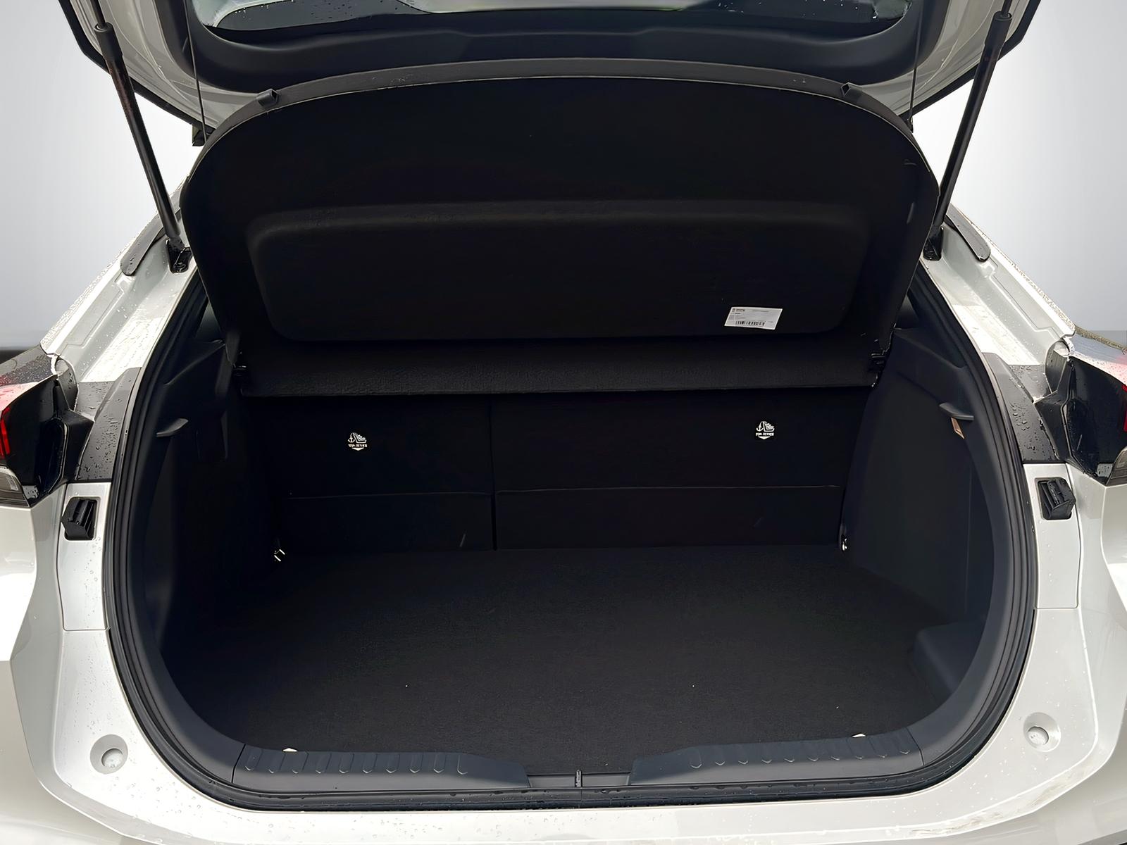 TOYOTA C-HR 2.0 PHEV Swiss Edition-image-8