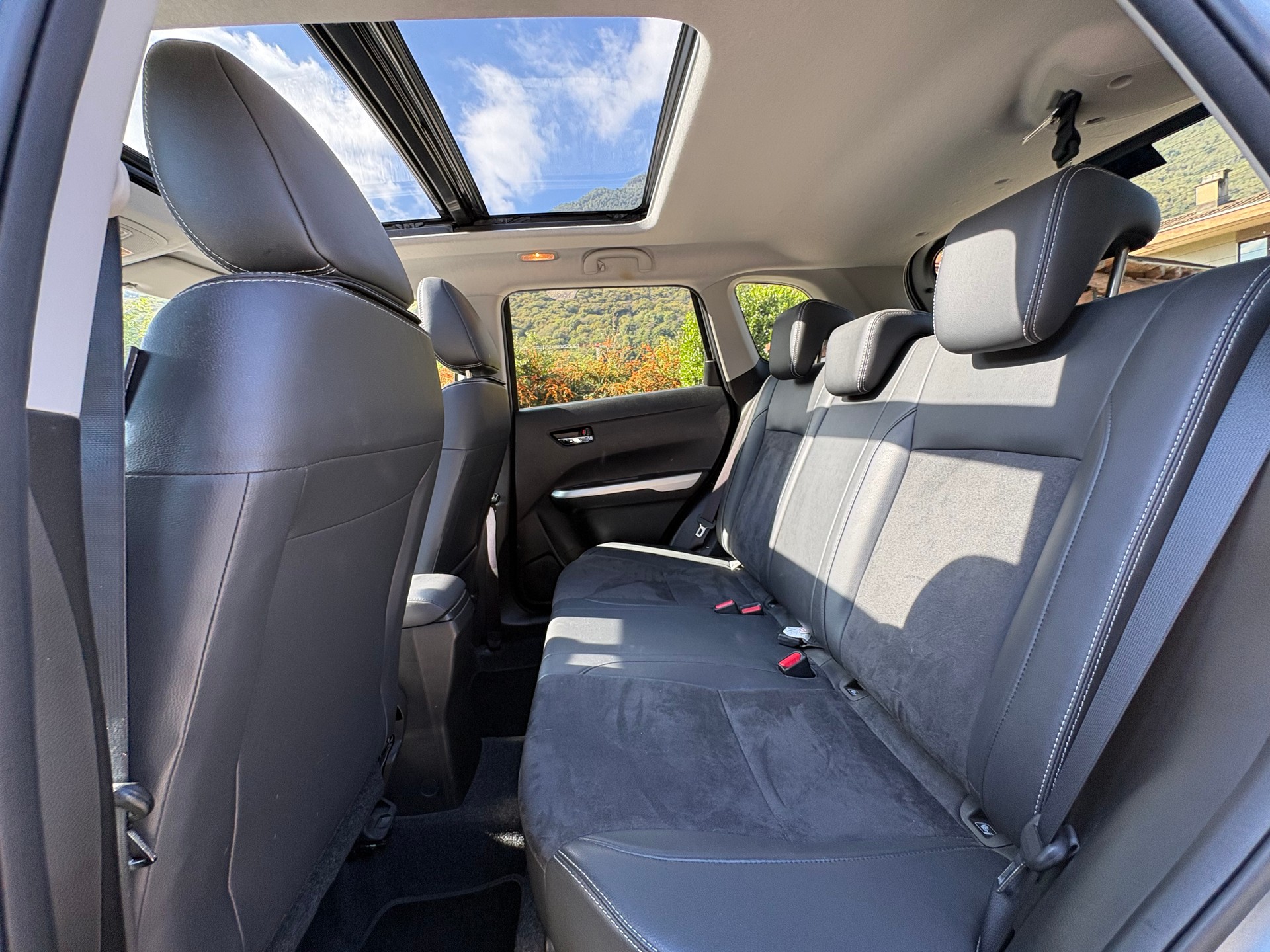 SUZUKI Vitara 1.6 TD Compact Top TCSS-image-9