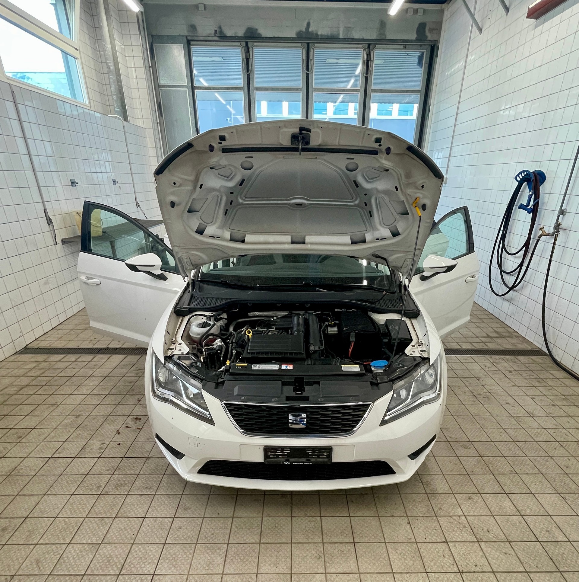 SEAT Leon ST 1.4 TGI Style DSG-image-5