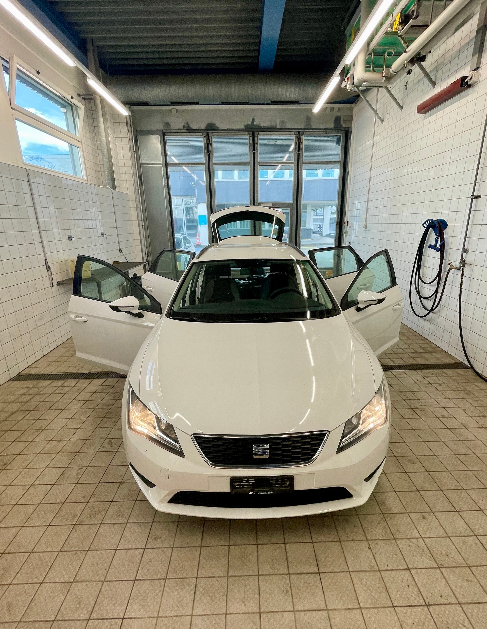SEAT Leon ST 1.4 TGI Style DSG-image-3