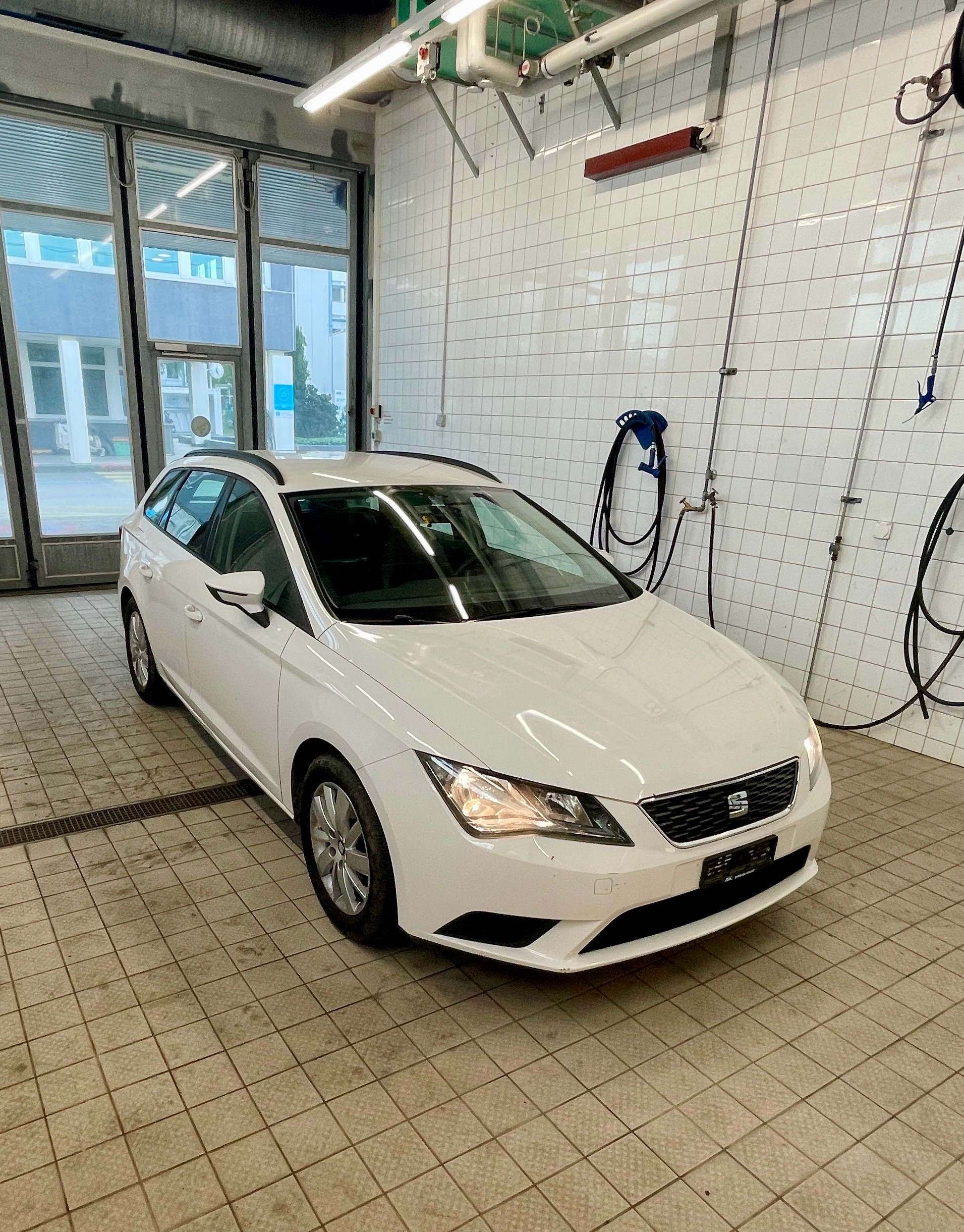SEAT Leon ST 1.4 TGI Style DSG-image-4