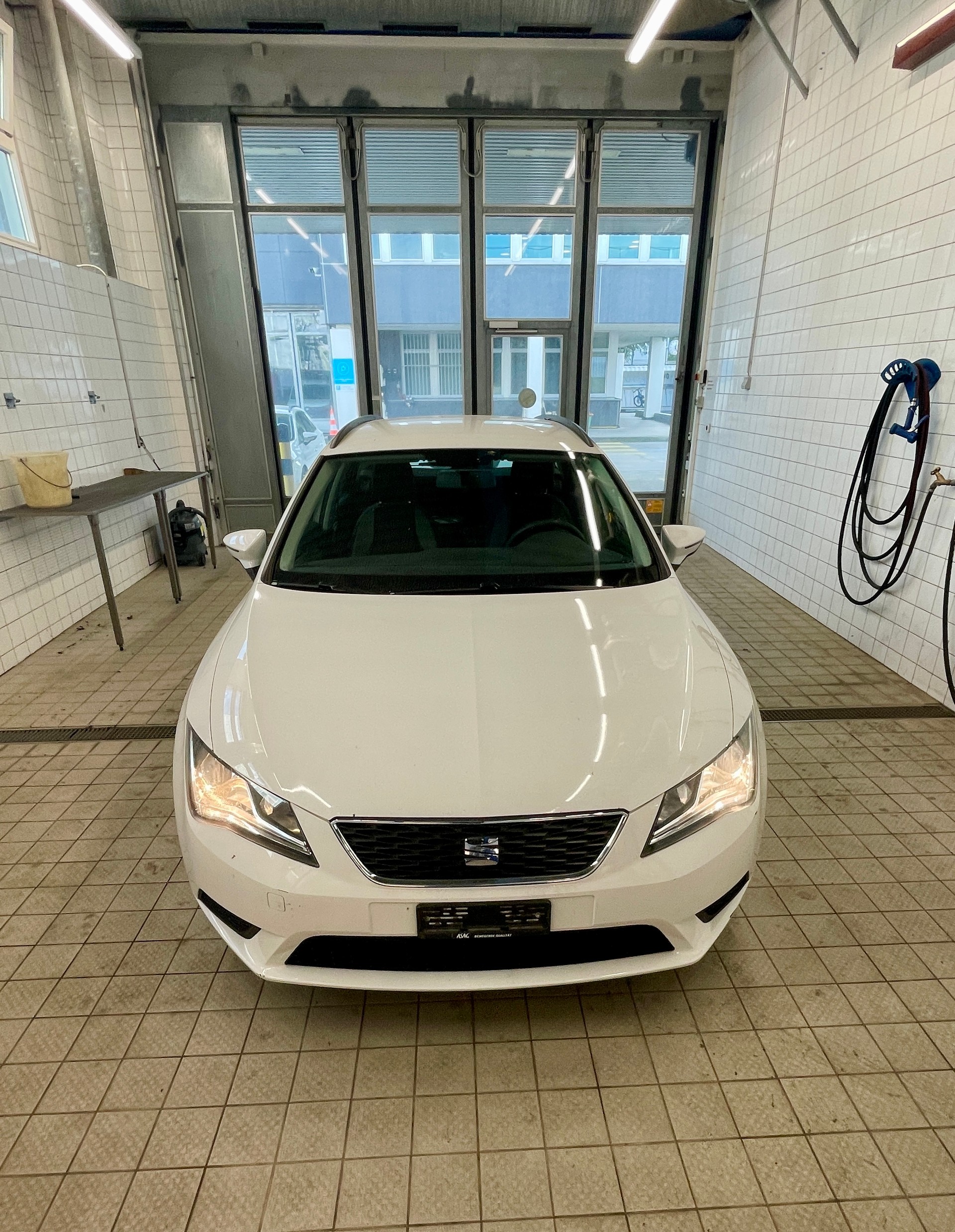 SEAT Leon ST 1.4 TGI Style DSG-image-1