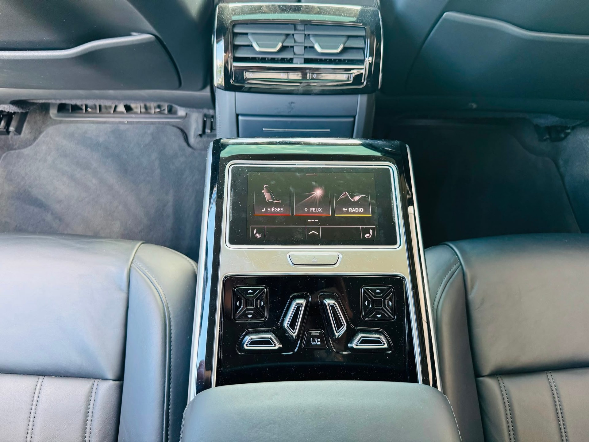 AUDI A8 60 TFSI e quattro tiptronic-image-15