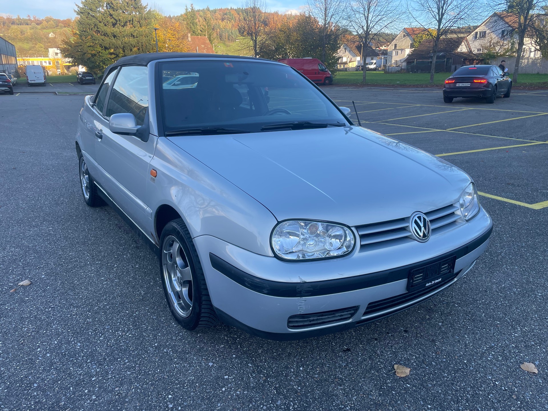VW Golf Cabriolet 1600 Trendline-image-0