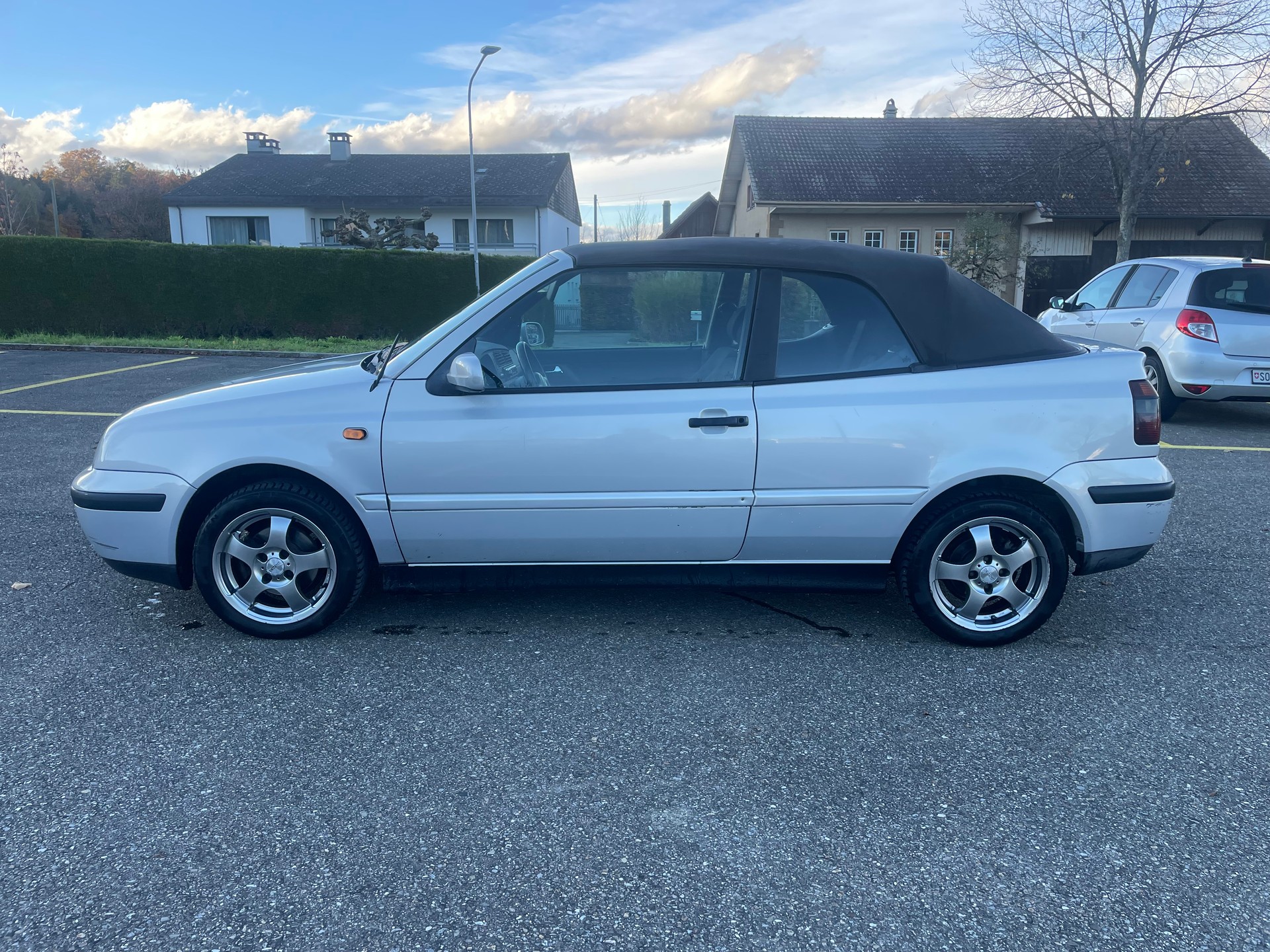 VW Golf Cabriolet 1600 Trendline-image-3