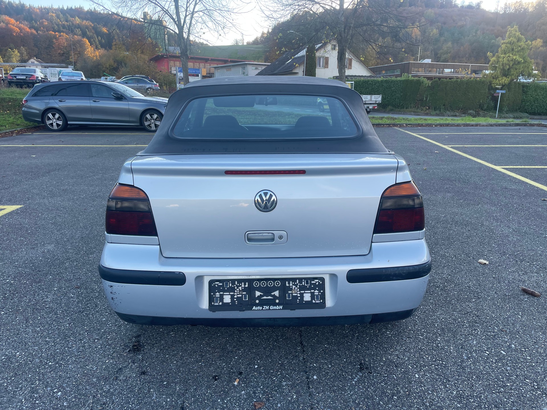 VW Golf Cabriolet 1600 Trendline-image-5