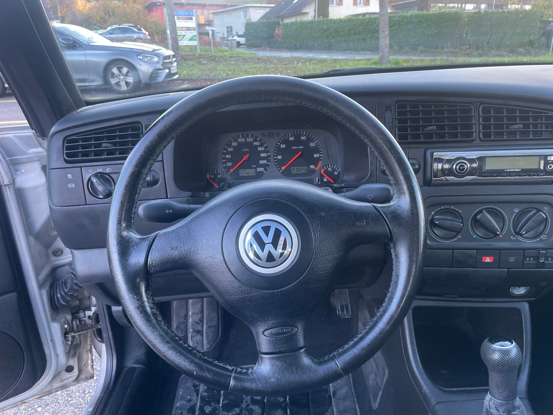 VW Golf Cabriolet 1600 Trendline-image-9