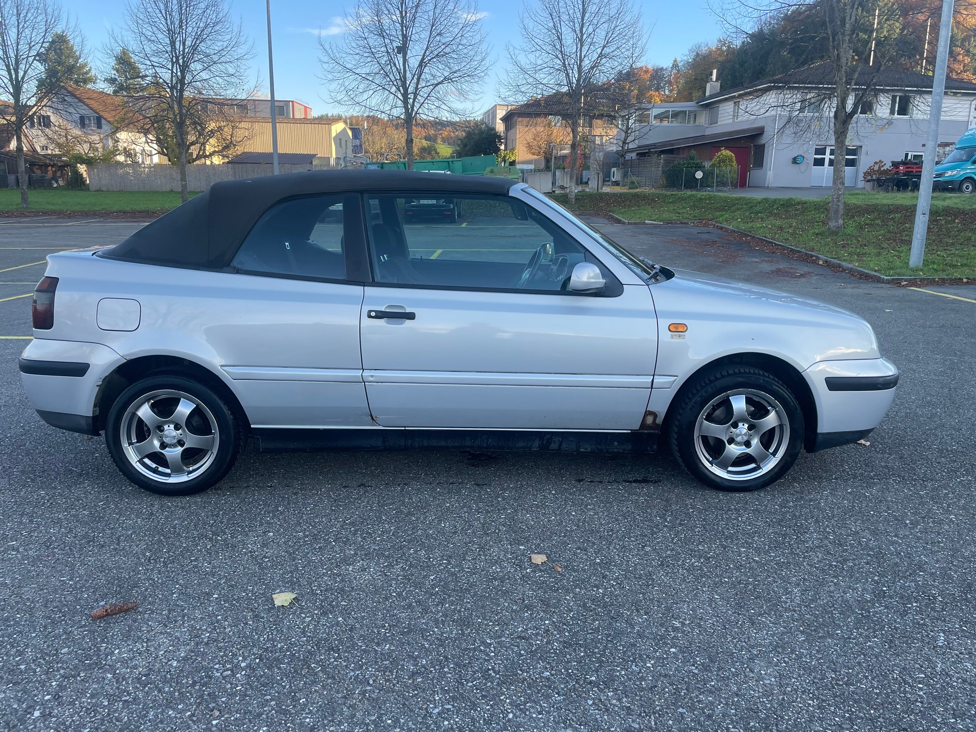 VW Golf Cabriolet 1600 Trendline-image-7