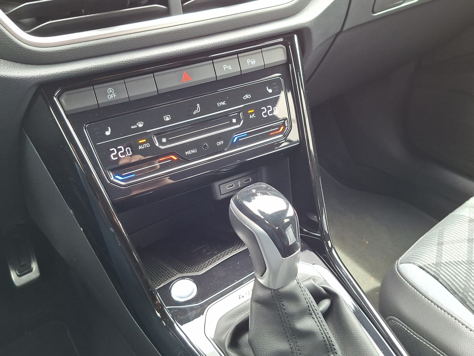 VW T-Roc 2.0 TSI R-Line DSG 4Motion-image-22