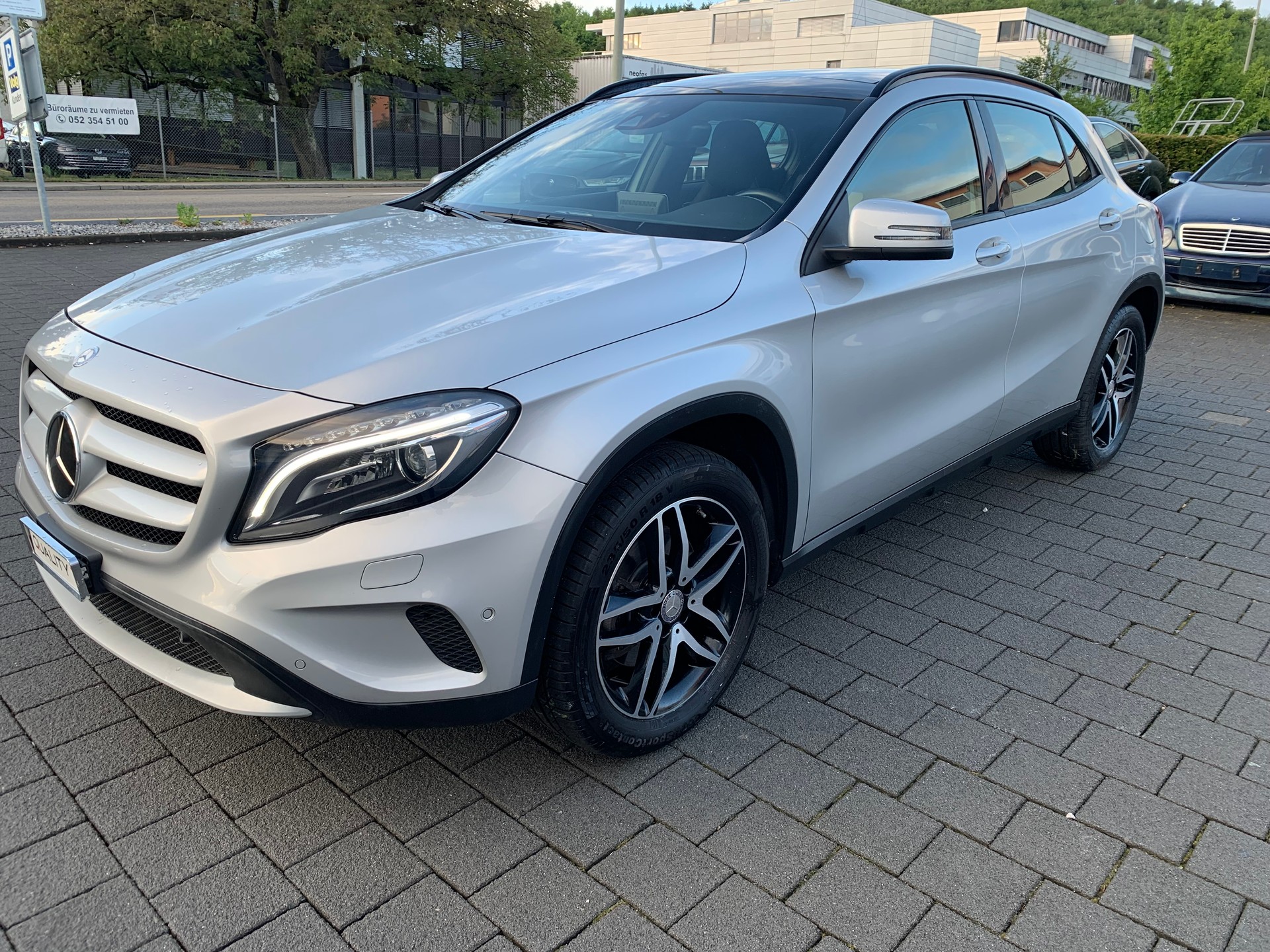 MERCEDES-BENZ GLA 250 Urban 4Matic 7G-DCT