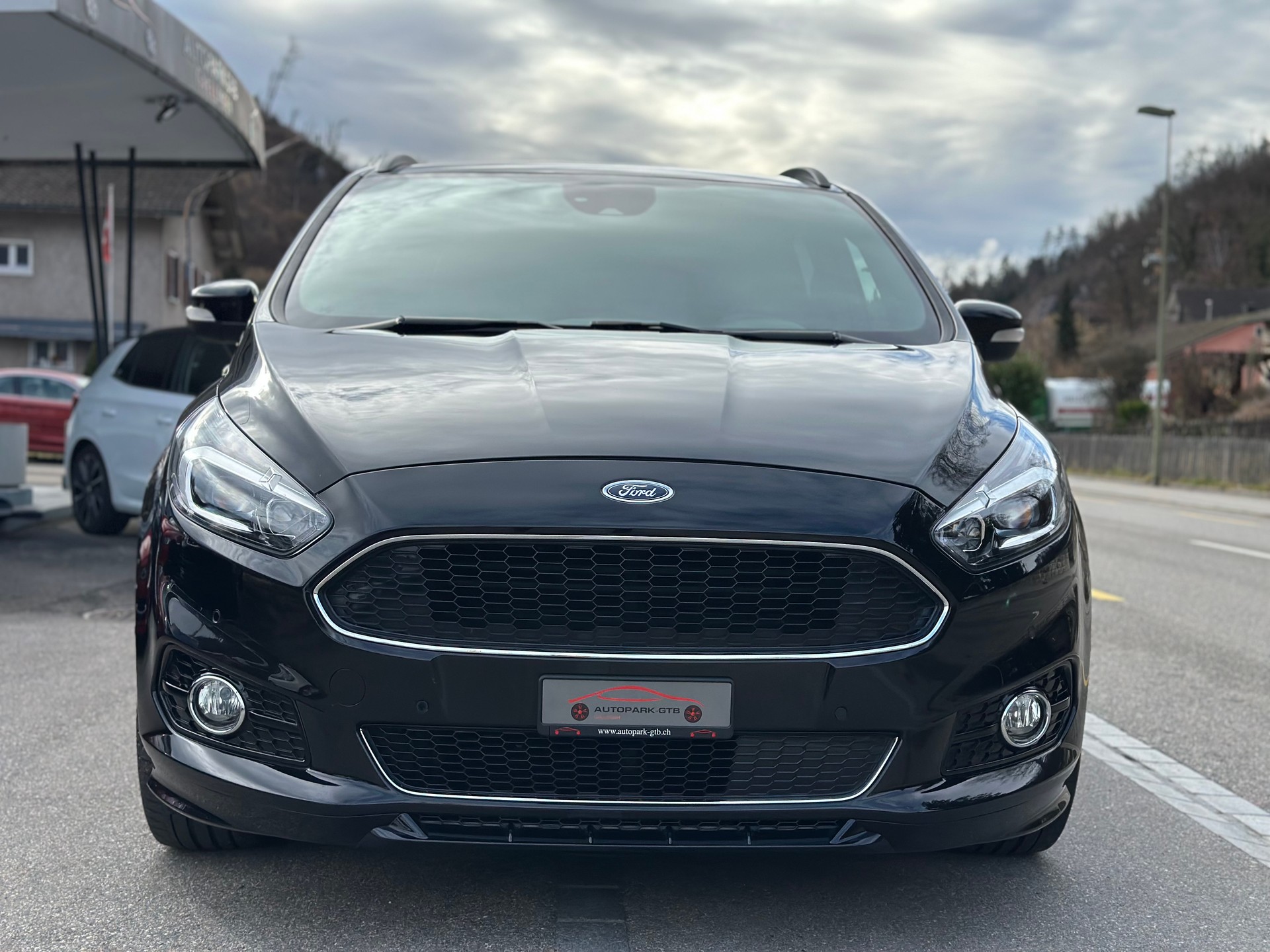 FORD S-Max 2.0 TDCi ST-Line Automatic-showroom-element-2