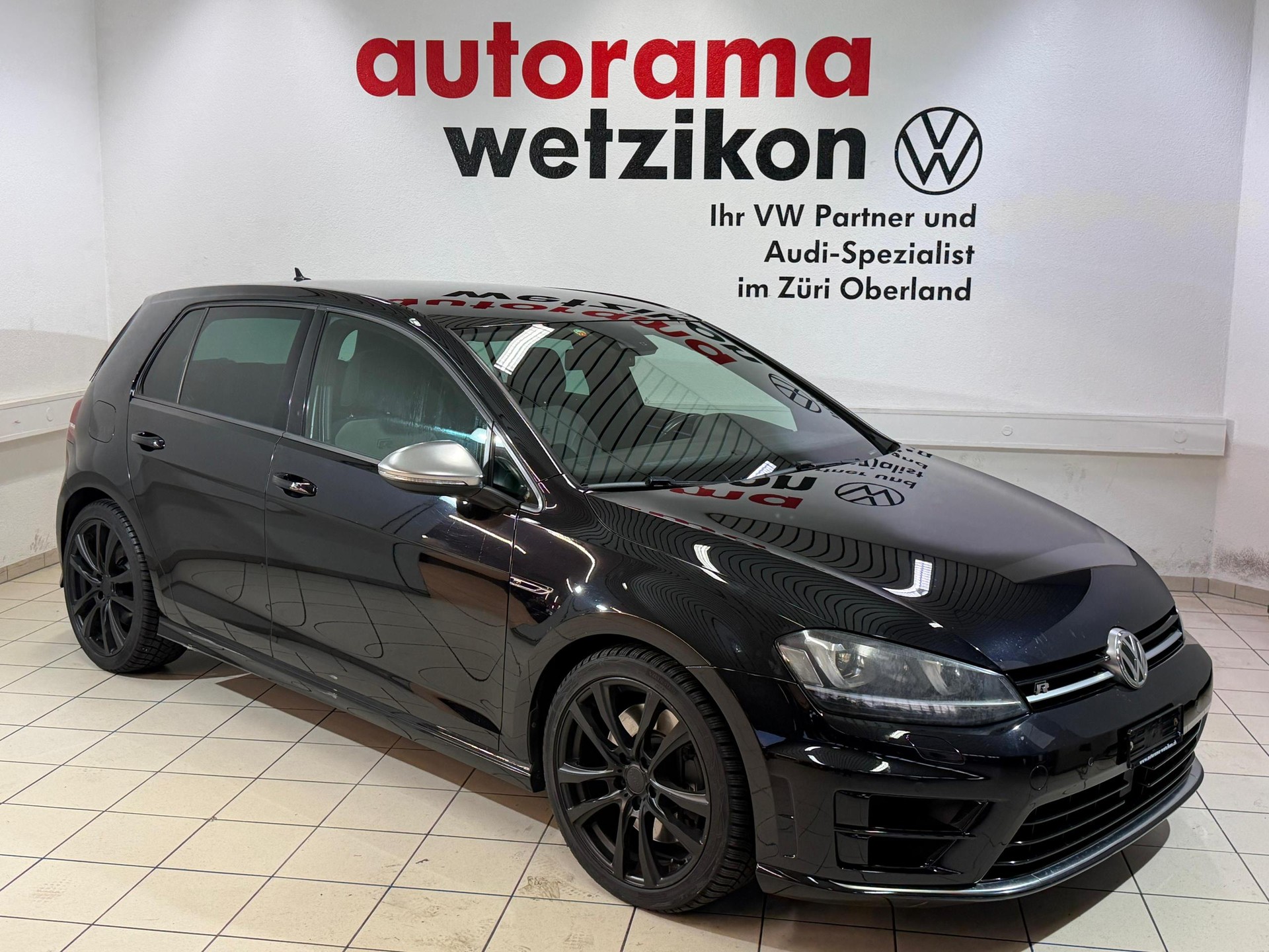 VW Golf 2.0 TSI R 4Motion-image-0