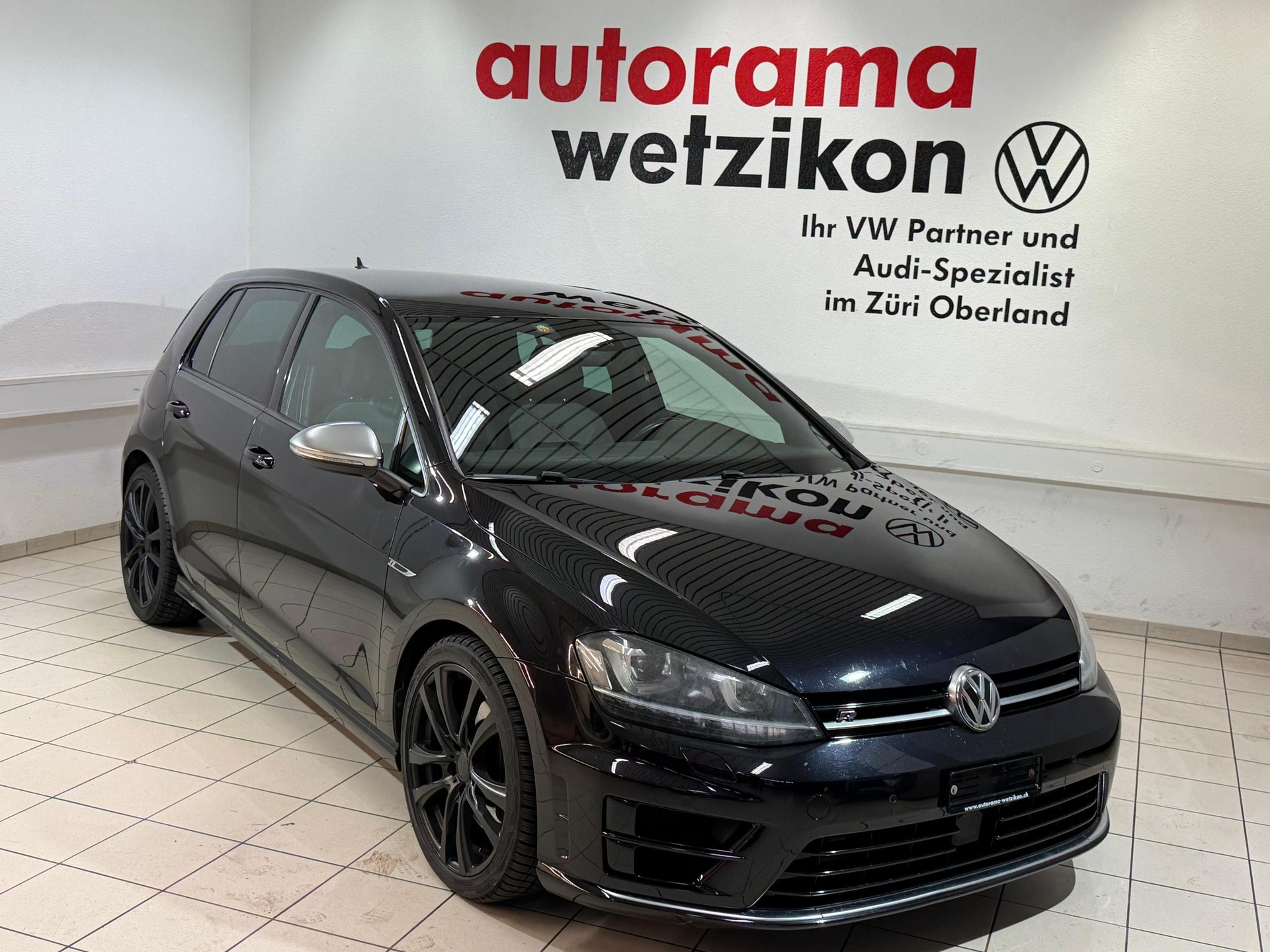 VW Golf 2.0 TSI R 4Motion-image-1