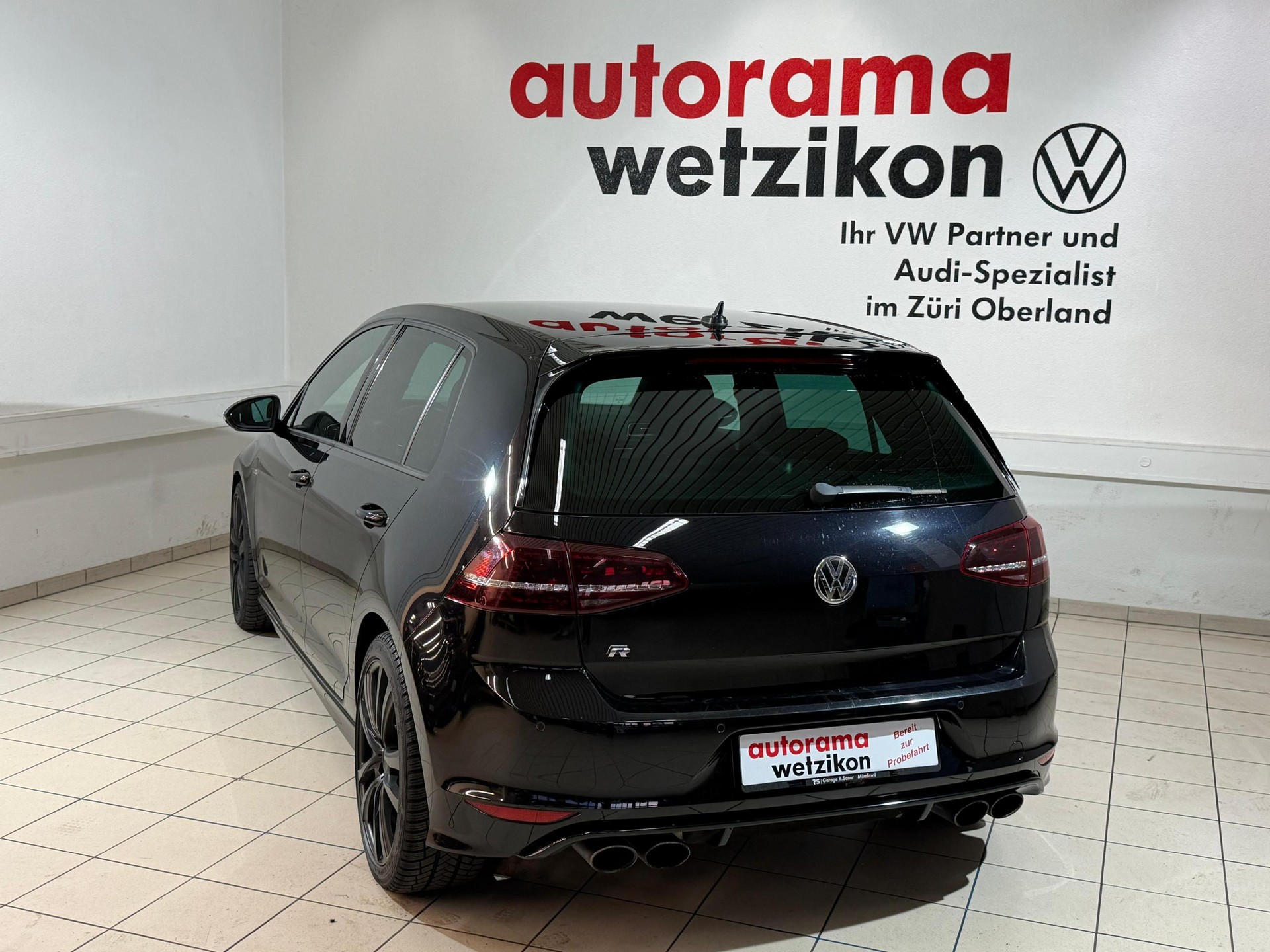 VW Golf 2.0 TSI R 4Motion-image-3