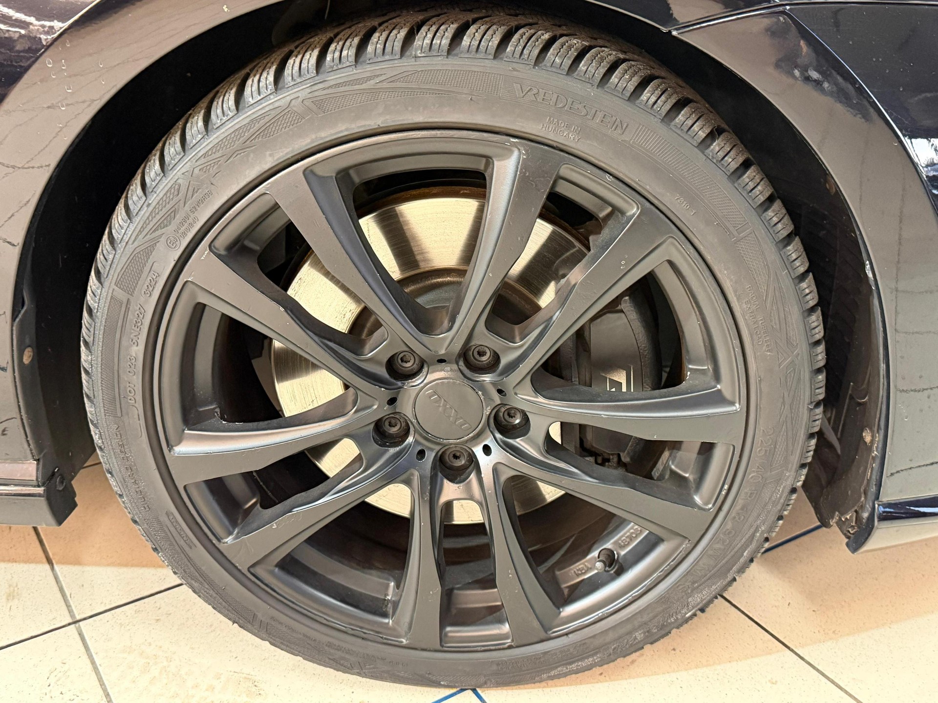 VW Golf 2.0 TSI R 4Motion-image-4