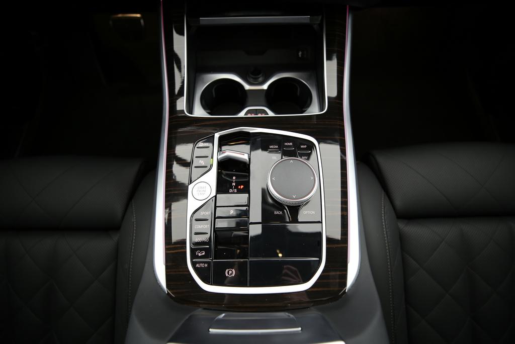 BMW X5 30d xDrive SAG-image-10