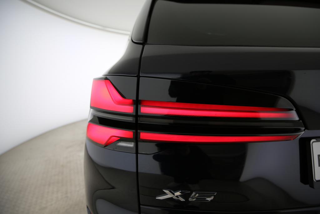 BMW X5 30d xDrive SAG-image-18