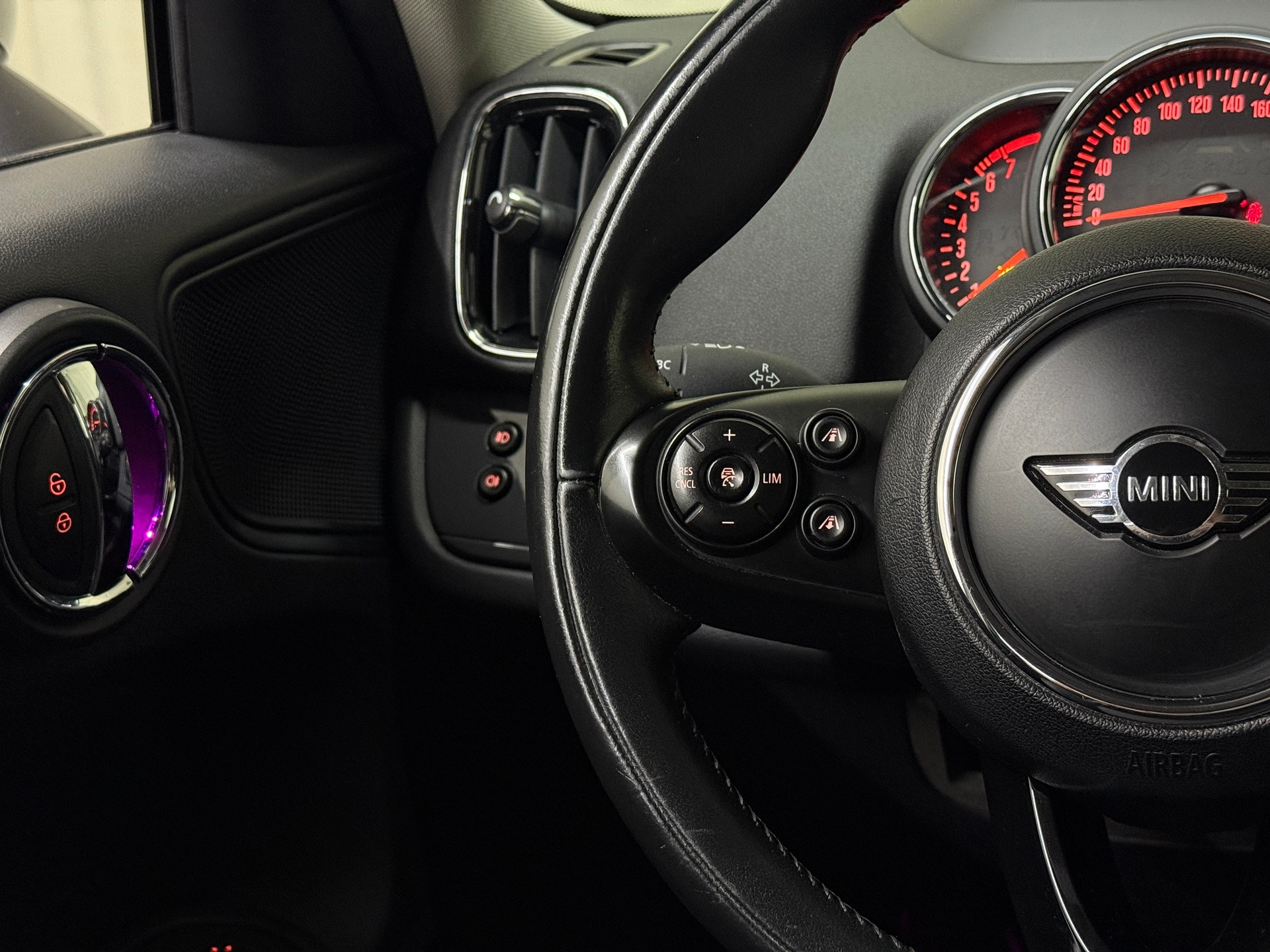 MINI Countryman Cooper ALL4-image-14