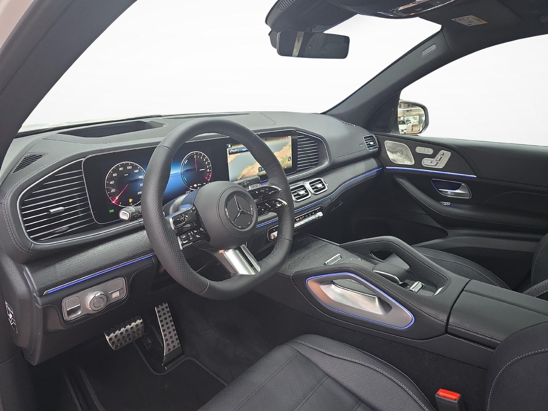 MERCEDES-BENZ GLE 400 e 4MATIC EQ Star AMG Line-image-4