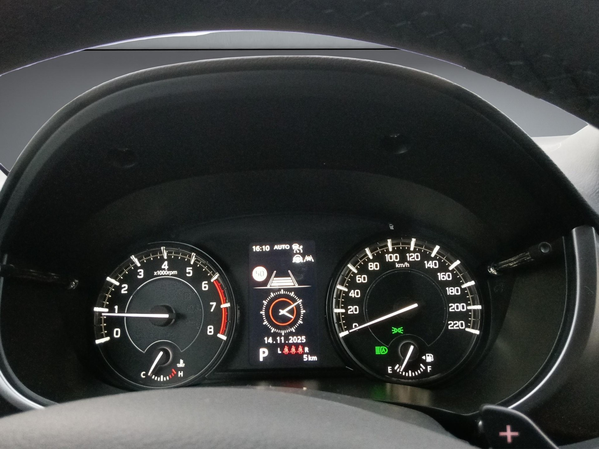 SUZUKI Vitara 1.4 T Compact+ Hybrid 4x4-image-9